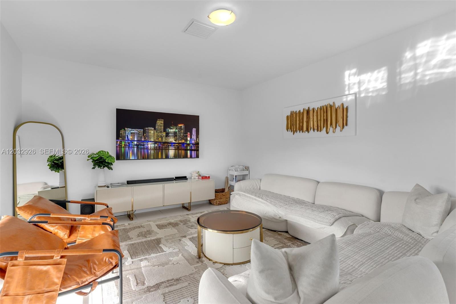 DOWNTOWN DORAL SOUTH PHAS - Residential