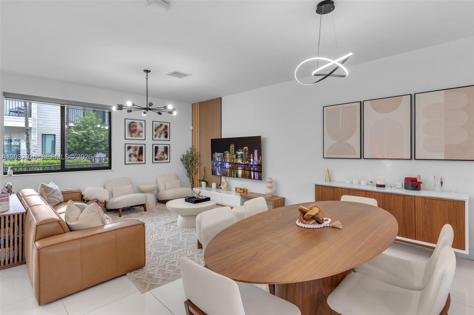 DOWNTOWN DORAL SOUTH PHAS - Residential
