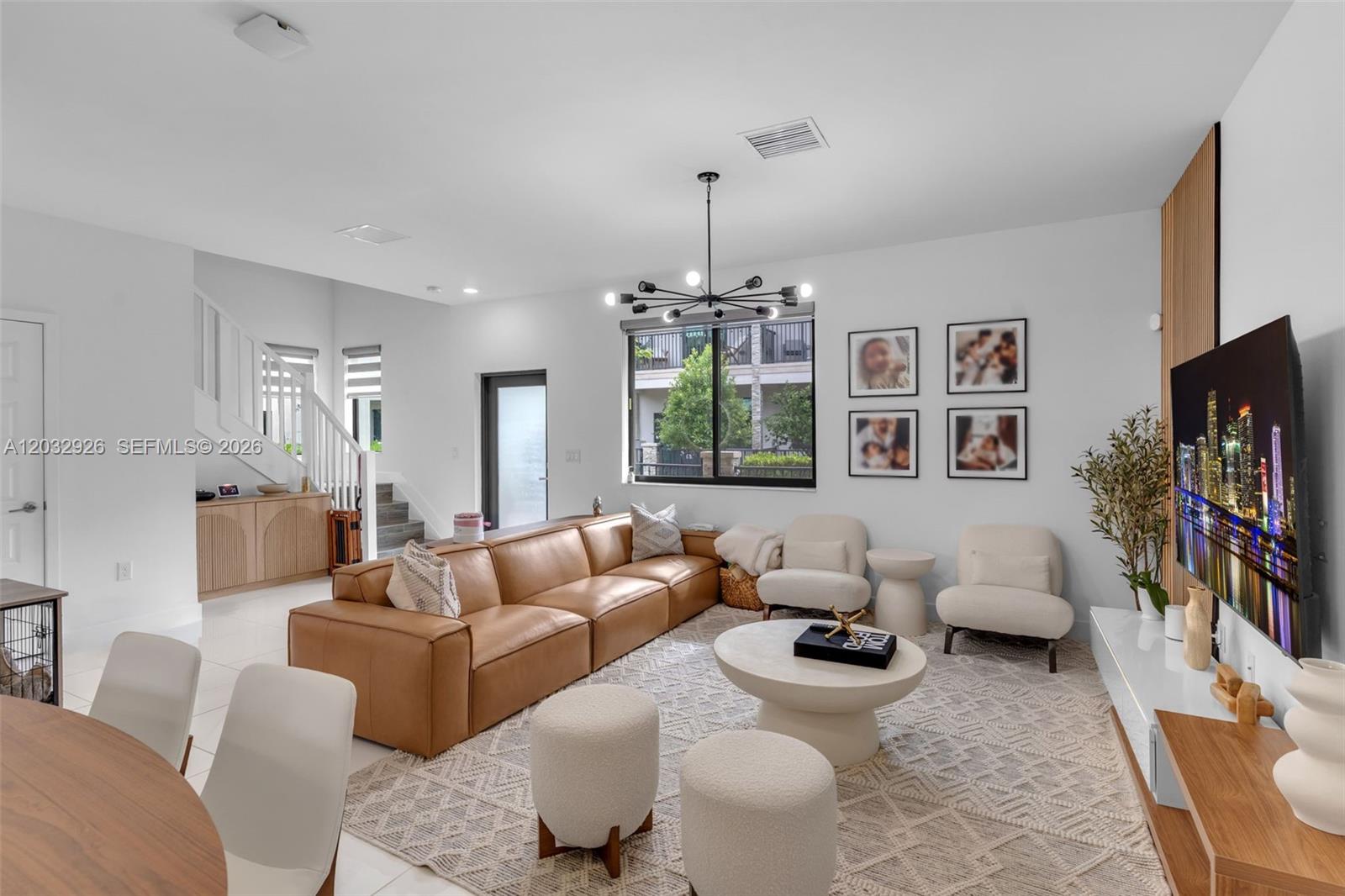 DOWNTOWN DORAL SOUTH PHAS - Residential