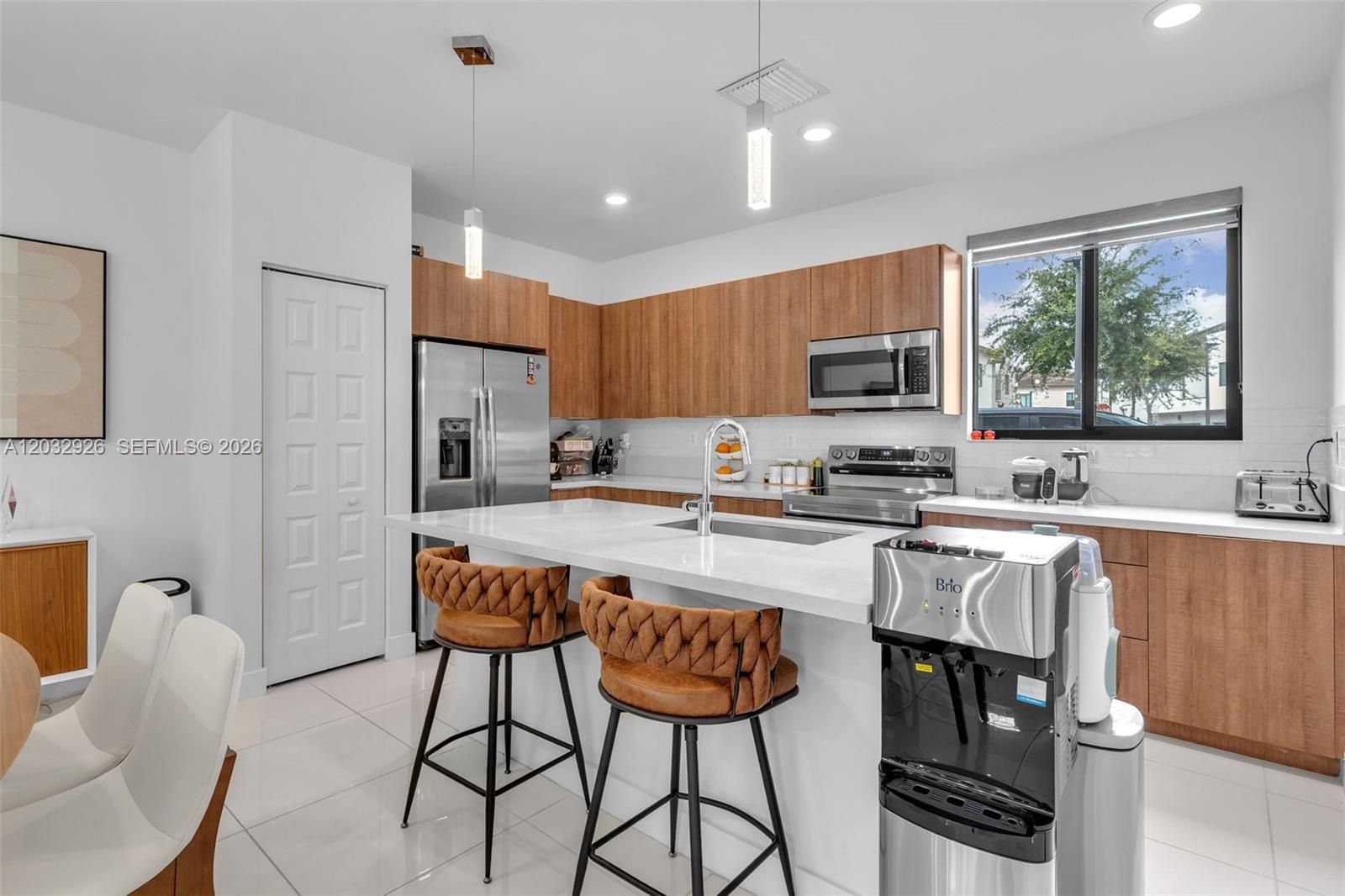 DOWNTOWN DORAL SOUTH PHAS - Residential