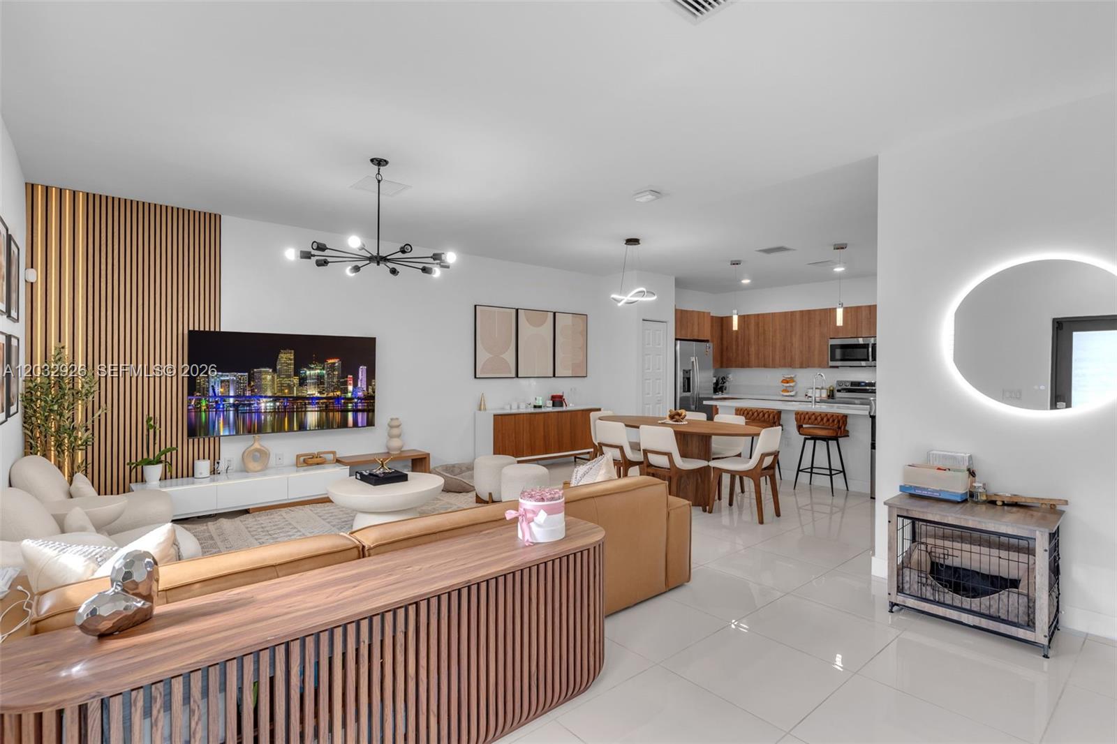 DOWNTOWN DORAL SOUTH PHAS - Residential