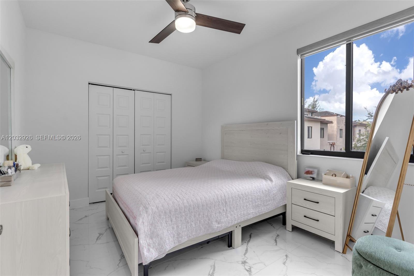 DOWNTOWN DORAL SOUTH PHAS - Residential