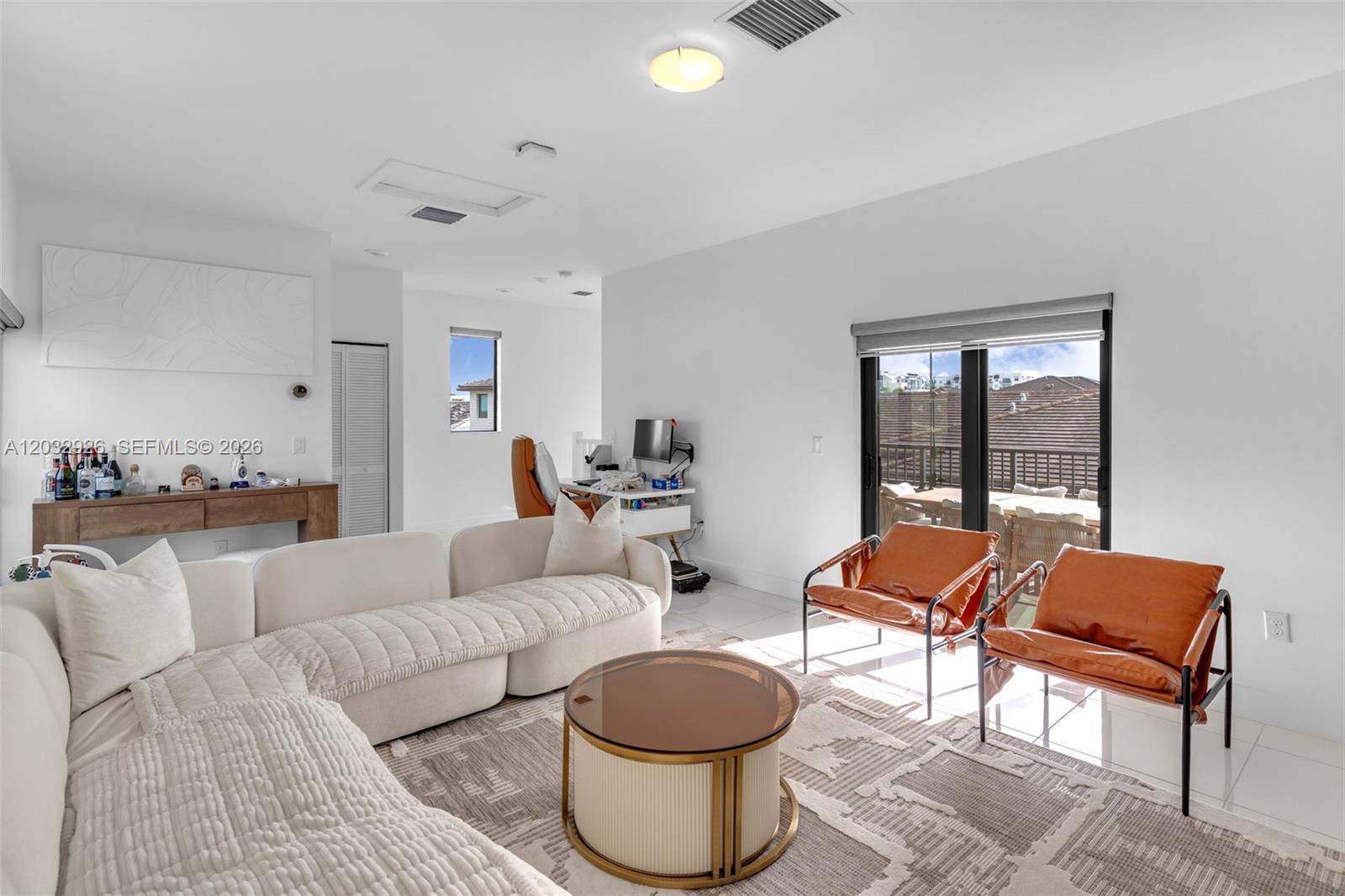 DOWNTOWN DORAL SOUTH PHAS - Residential