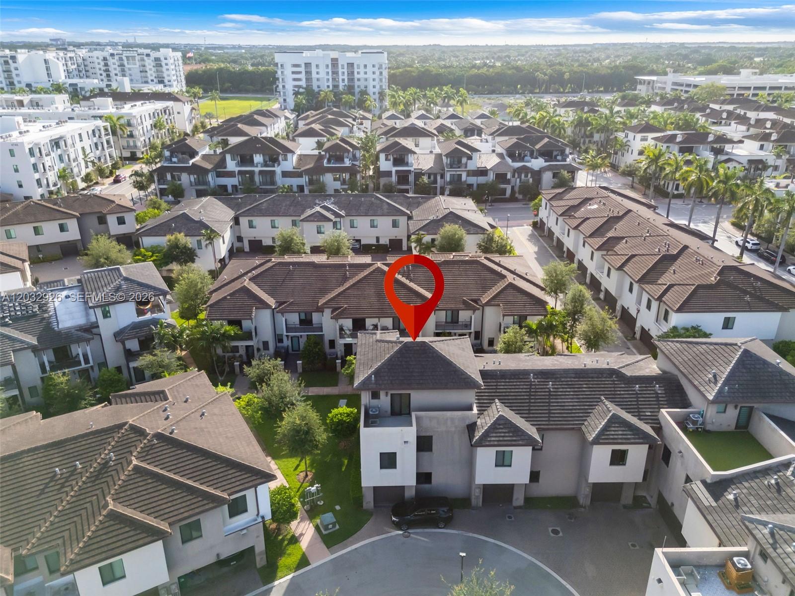 DOWNTOWN DORAL SOUTH PHAS - Residential