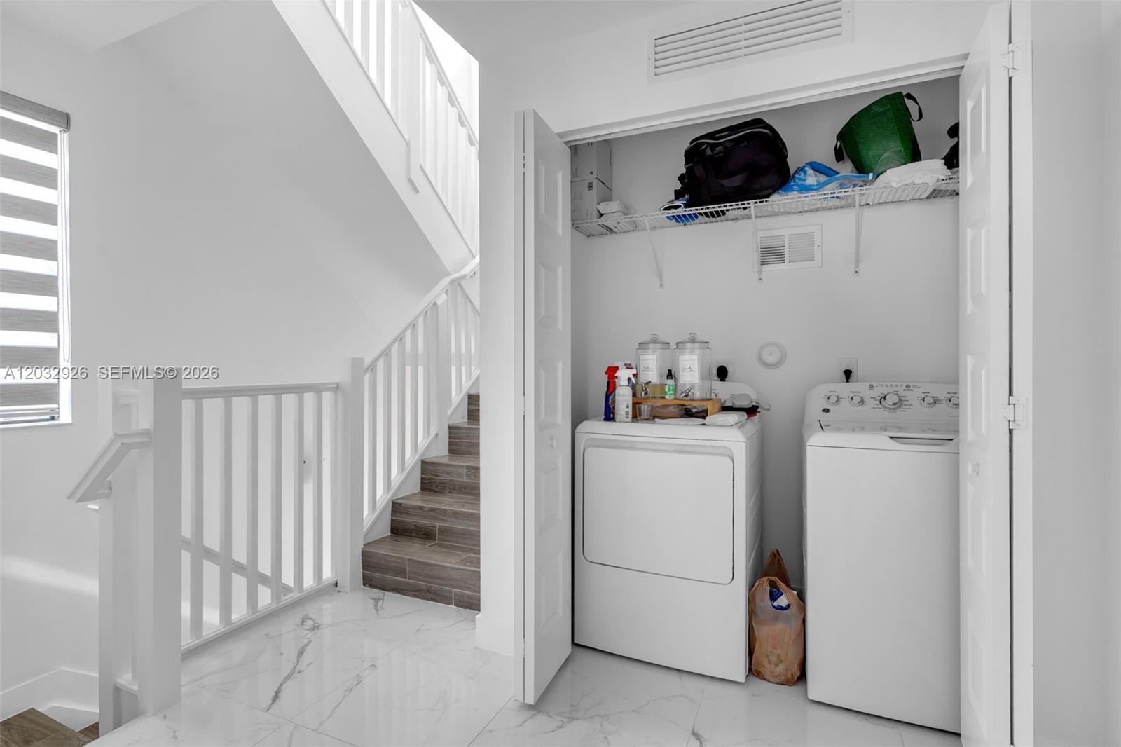 DOWNTOWN DORAL SOUTH PHAS - Residential