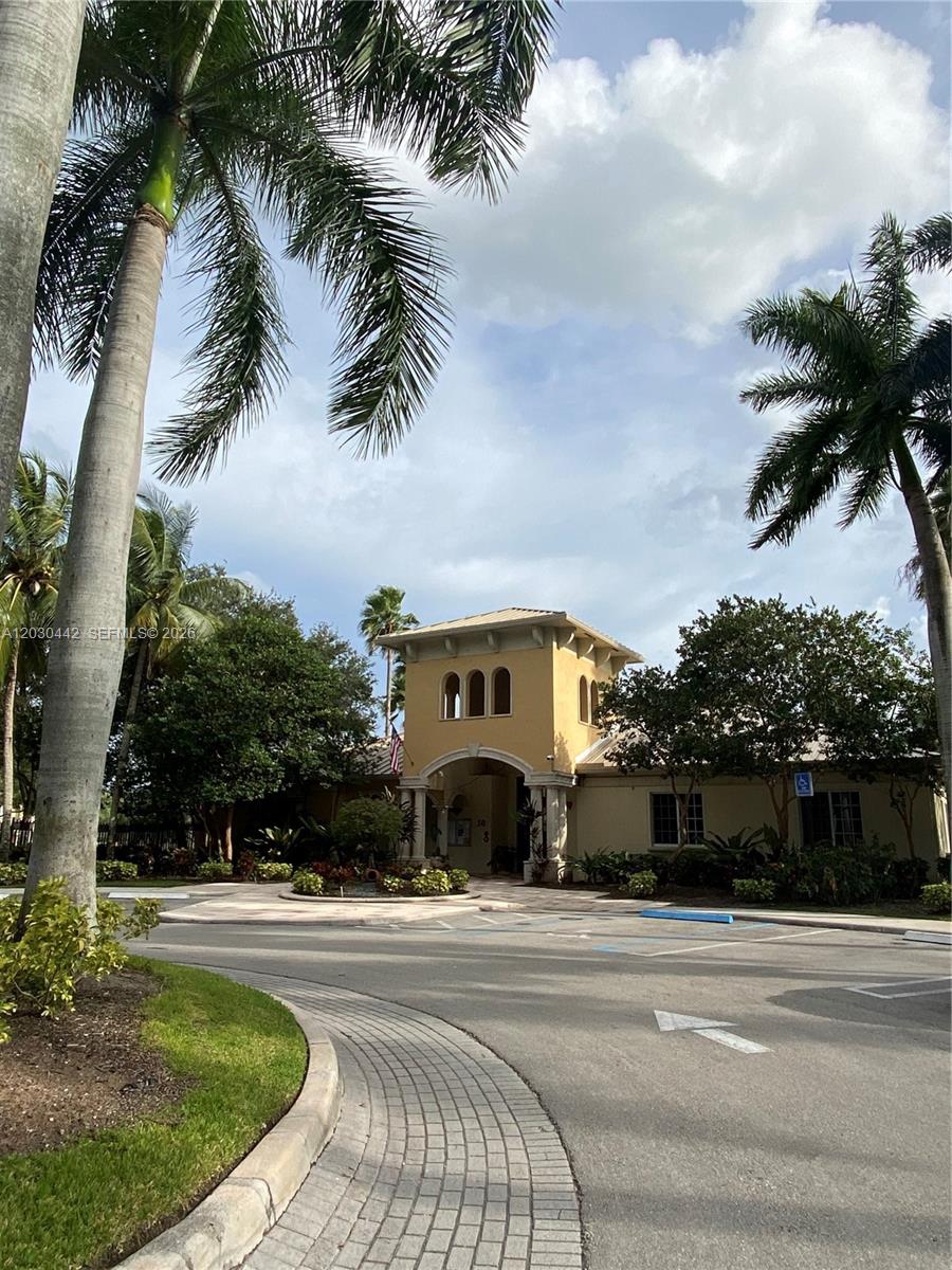 GRAND VIEW AT CRESTWOOD C - Residential Lease