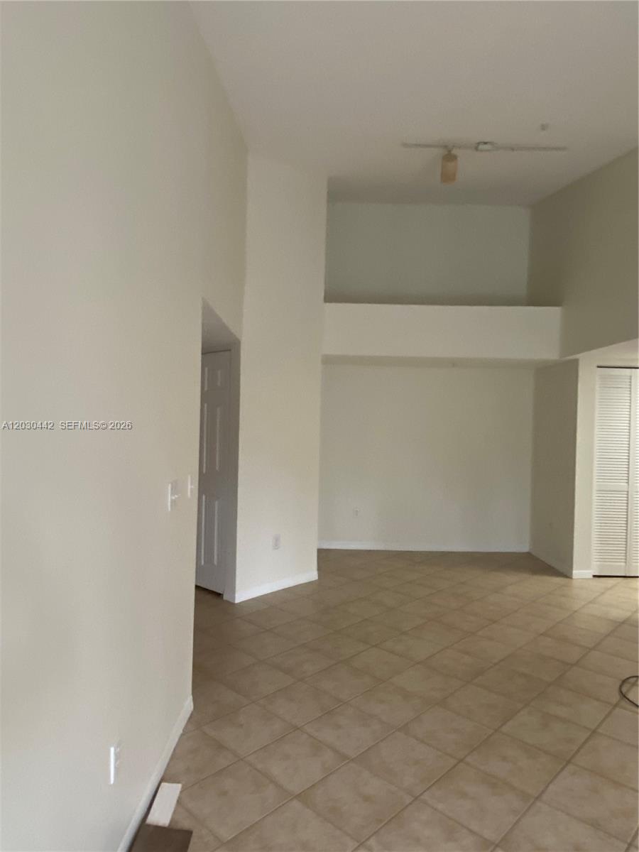 GRAND VIEW AT CRESTWOOD C - Residential Lease