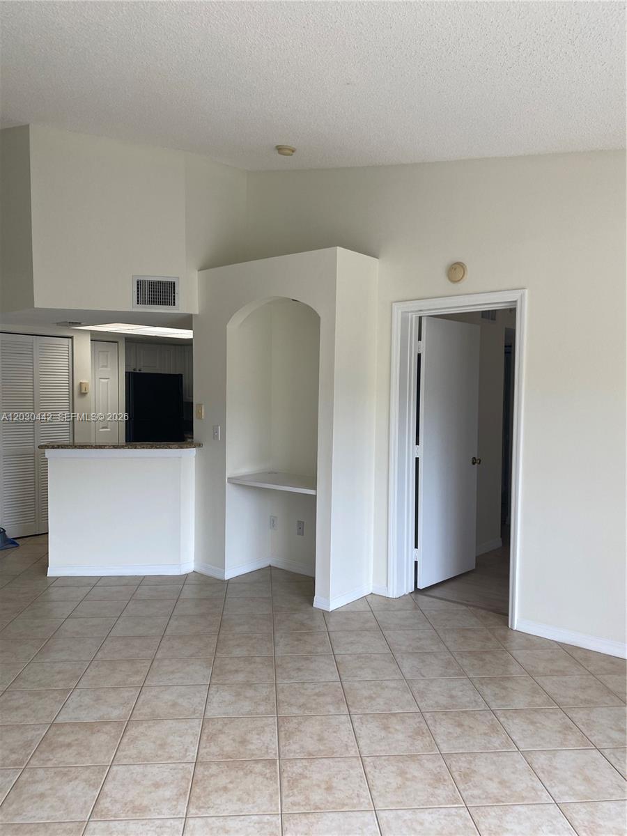 GRAND VIEW AT CRESTWOOD C - Residential Lease