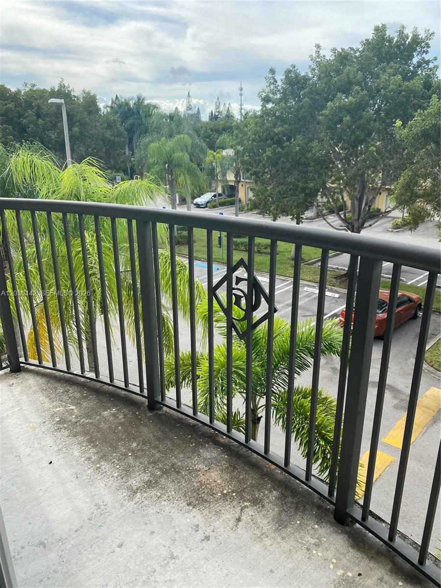 GRAND VIEW AT CRESTWOOD C - Residential Lease