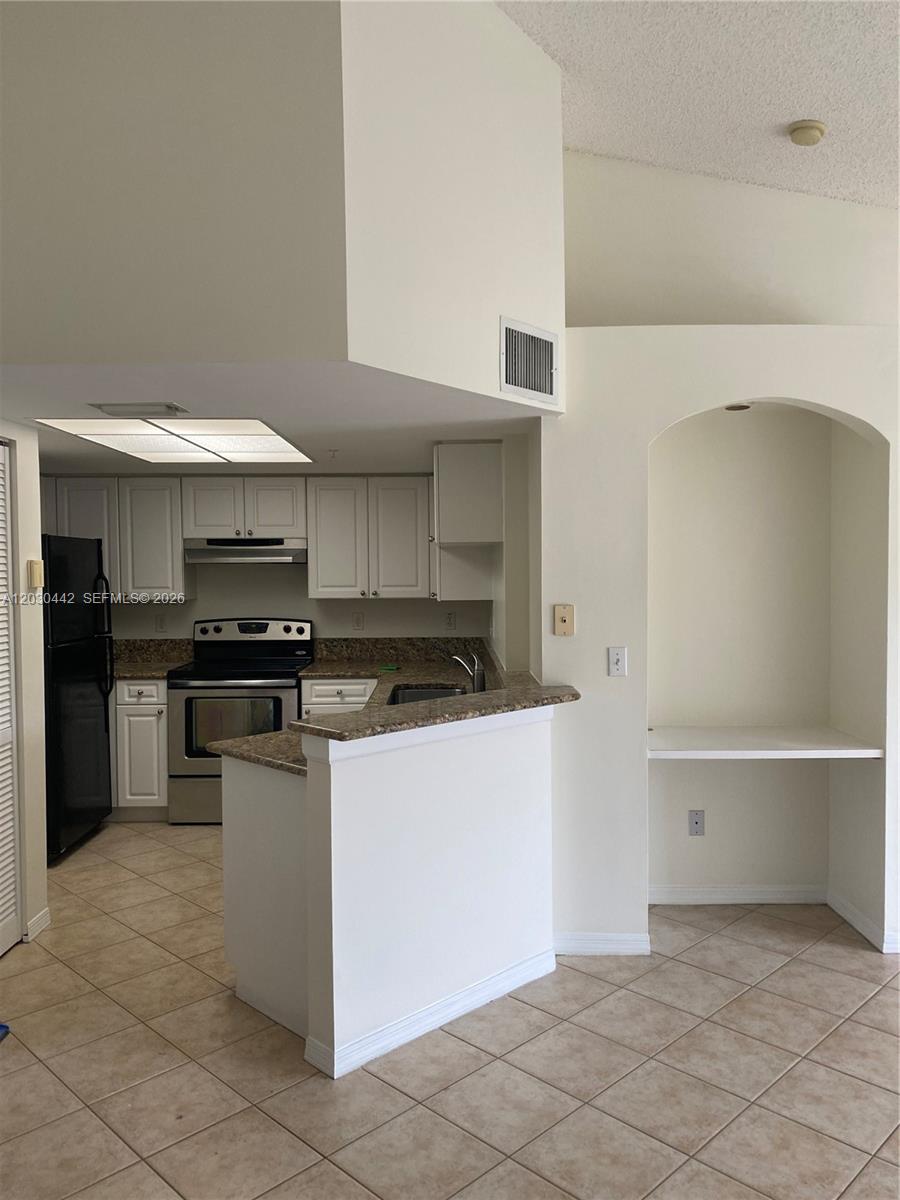 GRAND VIEW AT CRESTWOOD C - Residential Lease