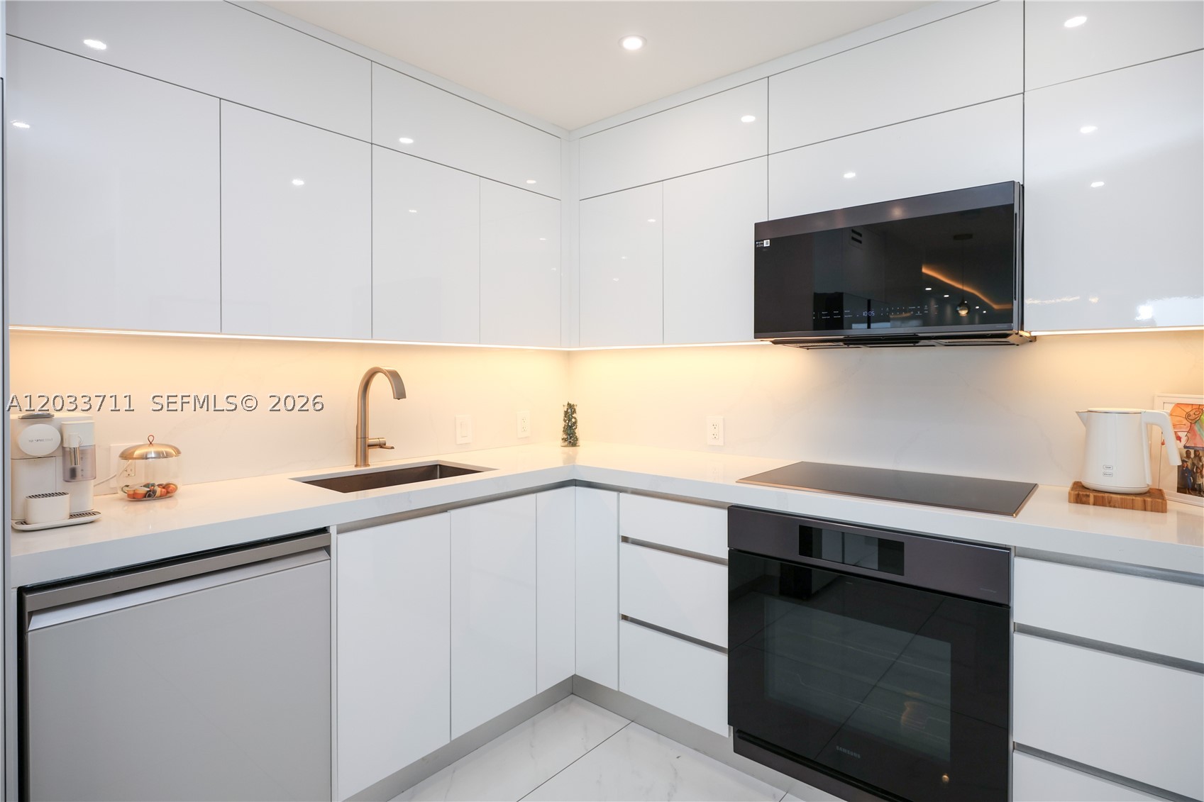 ARLEN HOUSE EAST CONDO - Residential