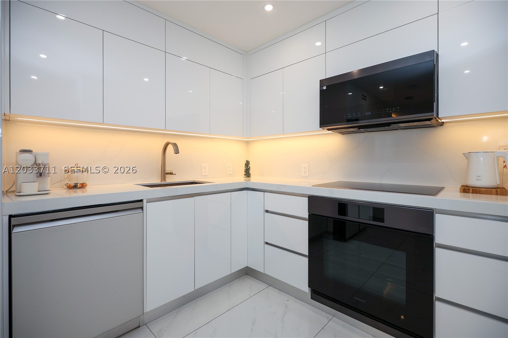 ARLEN HOUSE EAST CONDO - Residential