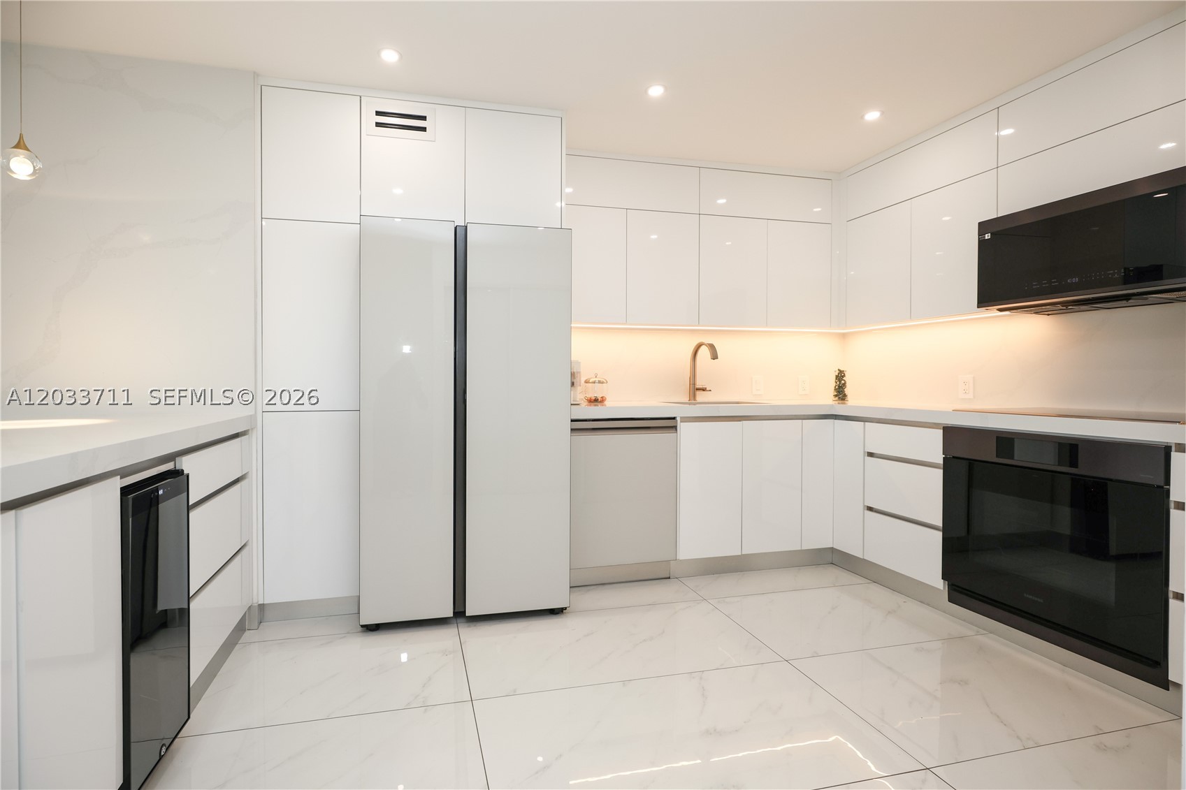 ARLEN HOUSE EAST CONDO - Residential