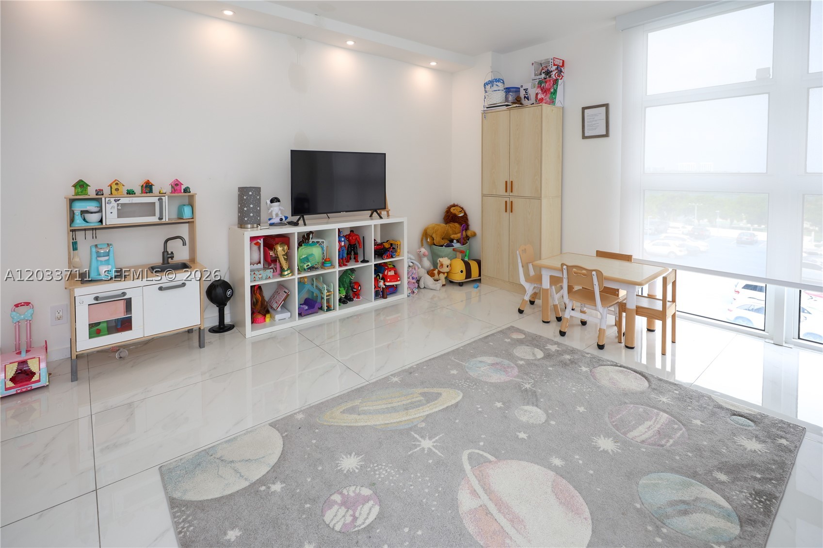 ARLEN HOUSE EAST CONDO - Residential