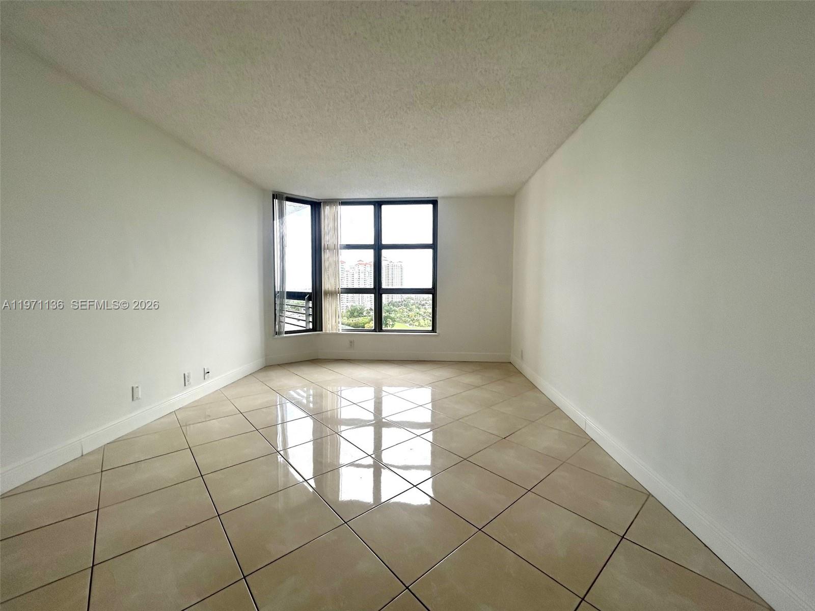 MYSTIC POINTE TOWER 600 C - Residential