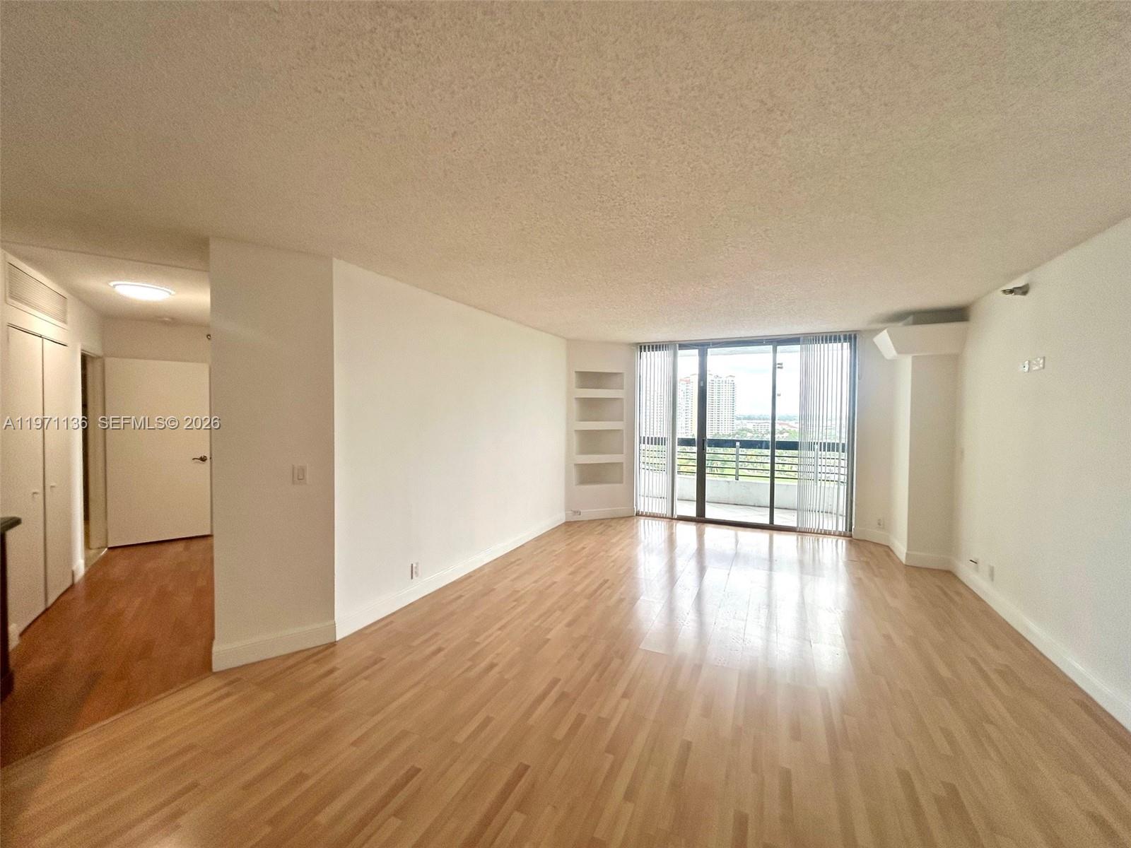 MYSTIC POINTE TOWER 600 C - Residential