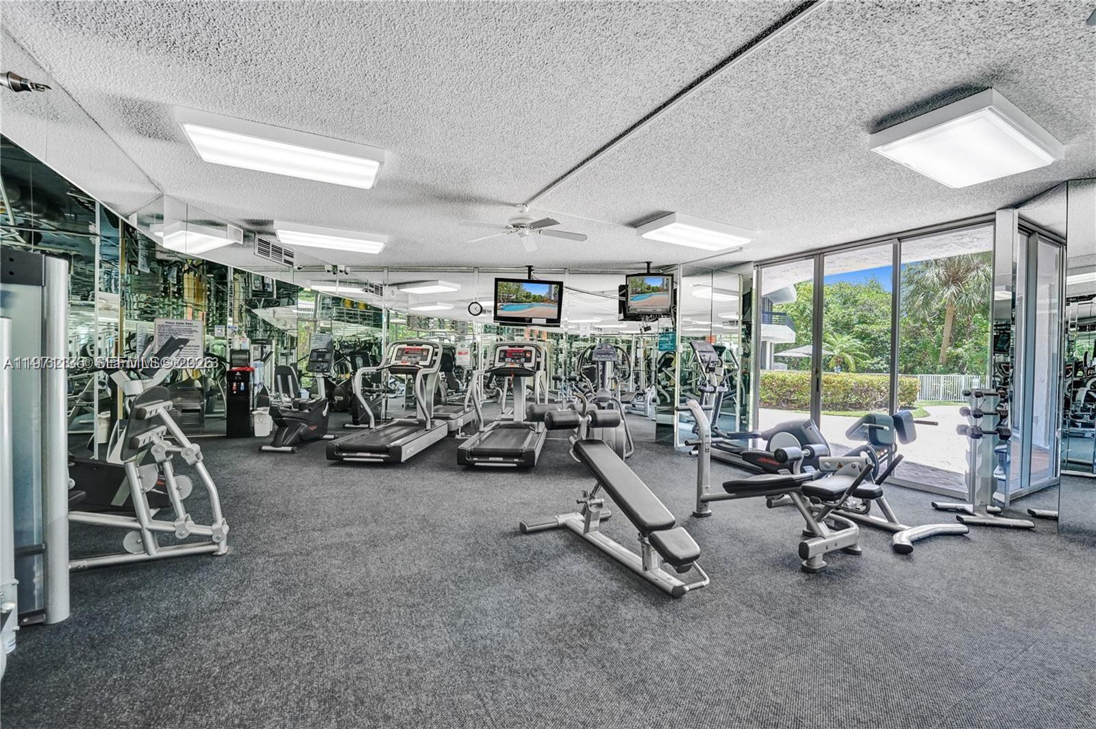 MYSTIC POINTE TOWER 600 C - Residential