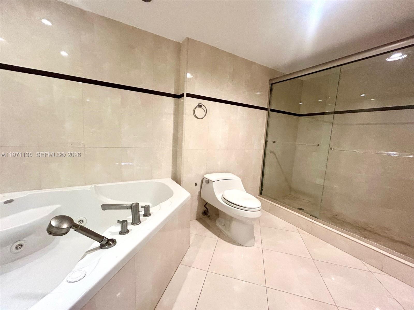 MYSTIC POINTE TOWER 600 C - Residential