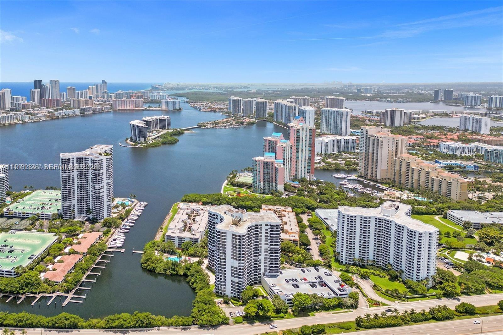 MYSTIC POINTE TOWER 600 C - Residential