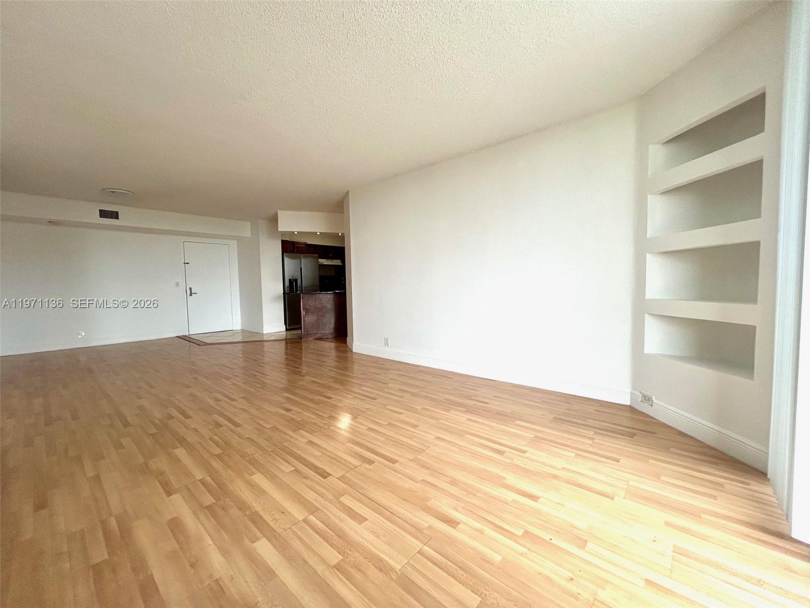 MYSTIC POINTE TOWER 600 C - Residential