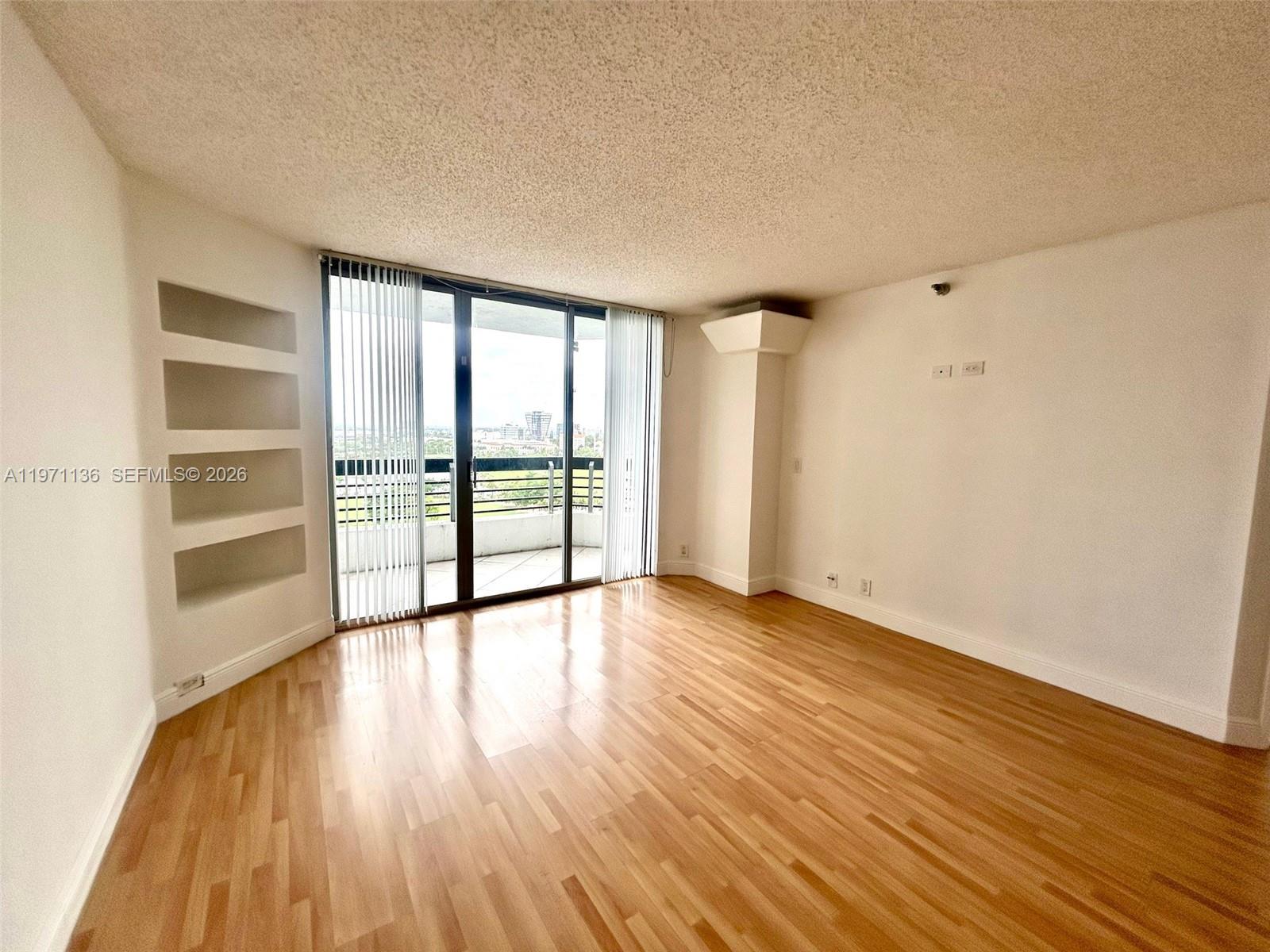 MYSTIC POINTE TOWER 600 C - Residential
