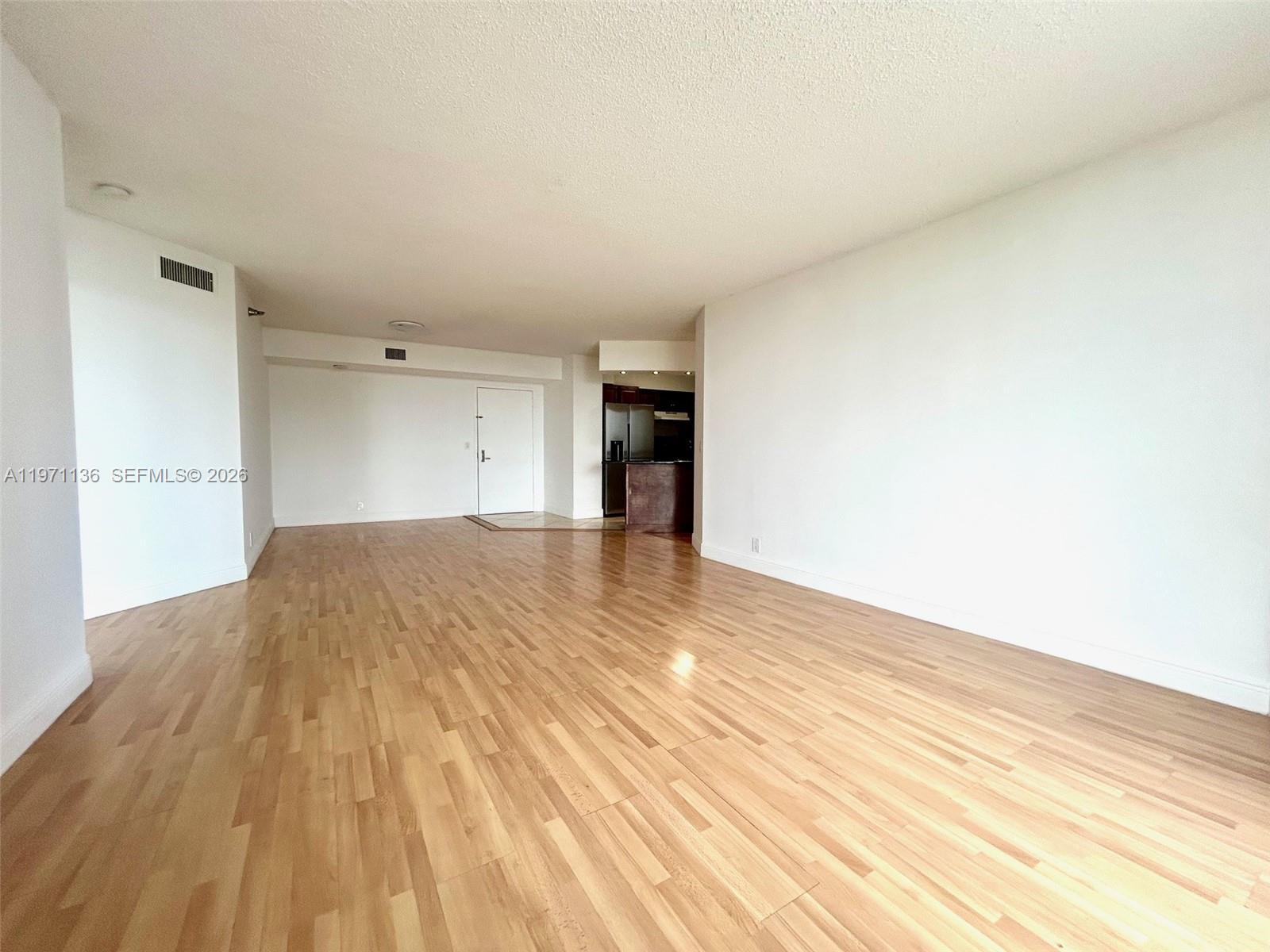 MYSTIC POINTE TOWER 600 C - Residential