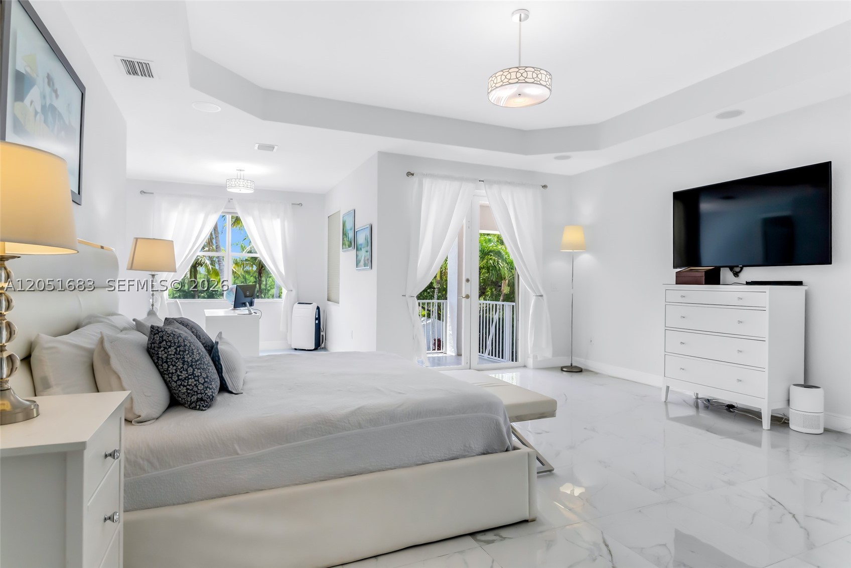 SUNSET LAKES PLAT THREE - Residential