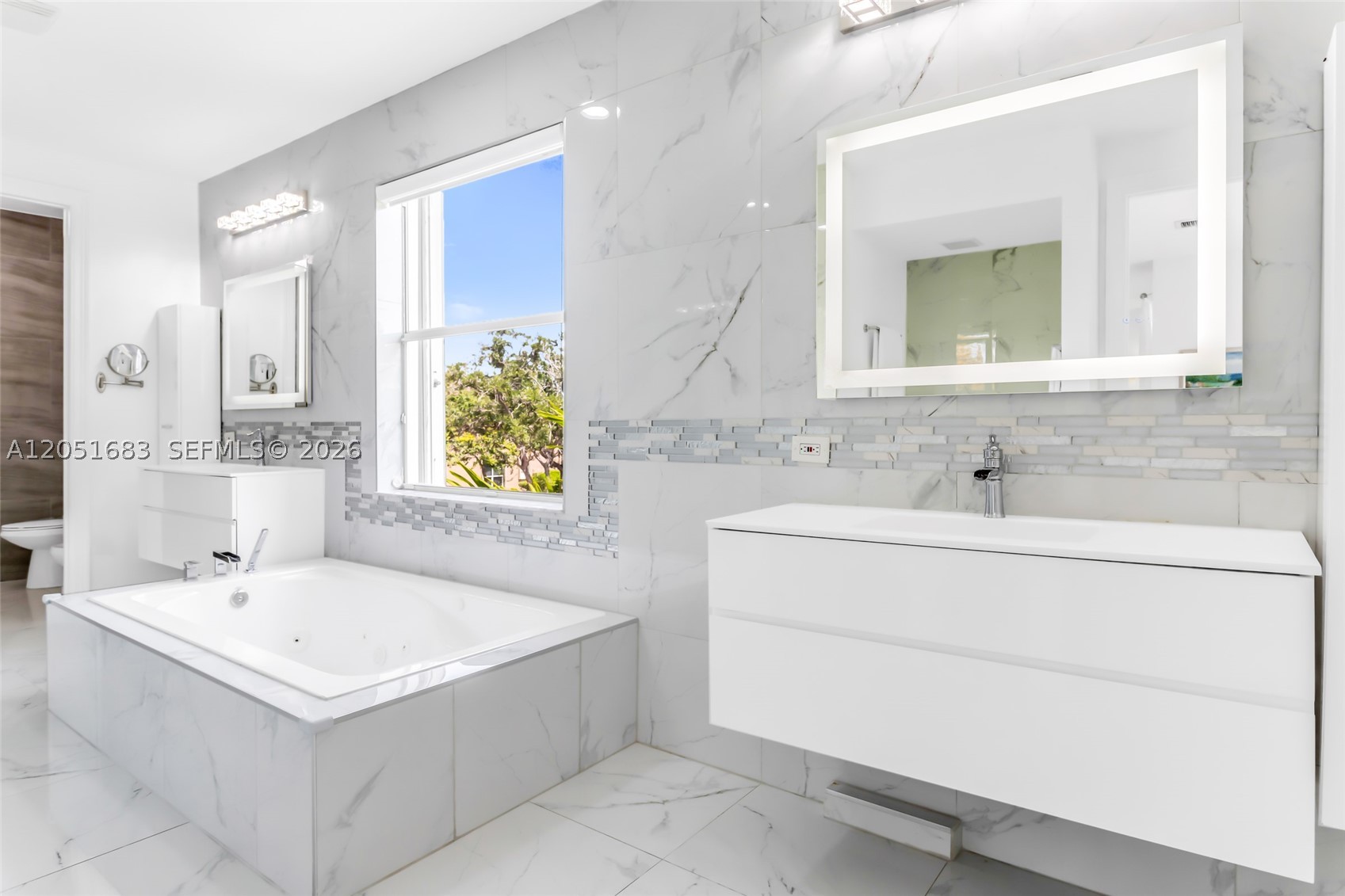 SUNSET LAKES PLAT THREE - Residential