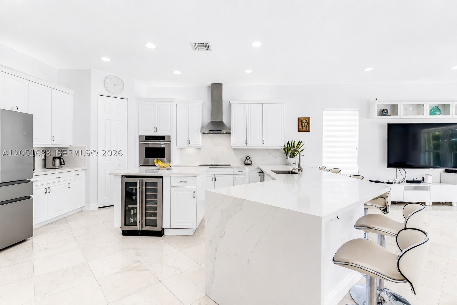 SUNSET LAKES PLAT THREE - Residential