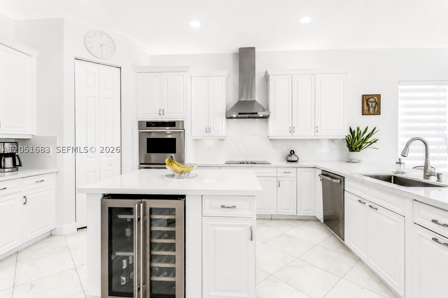 SUNSET LAKES PLAT THREE - Residential