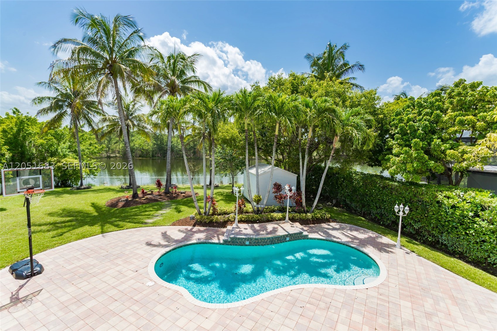 SUNSET LAKES PLAT THREE - Residential