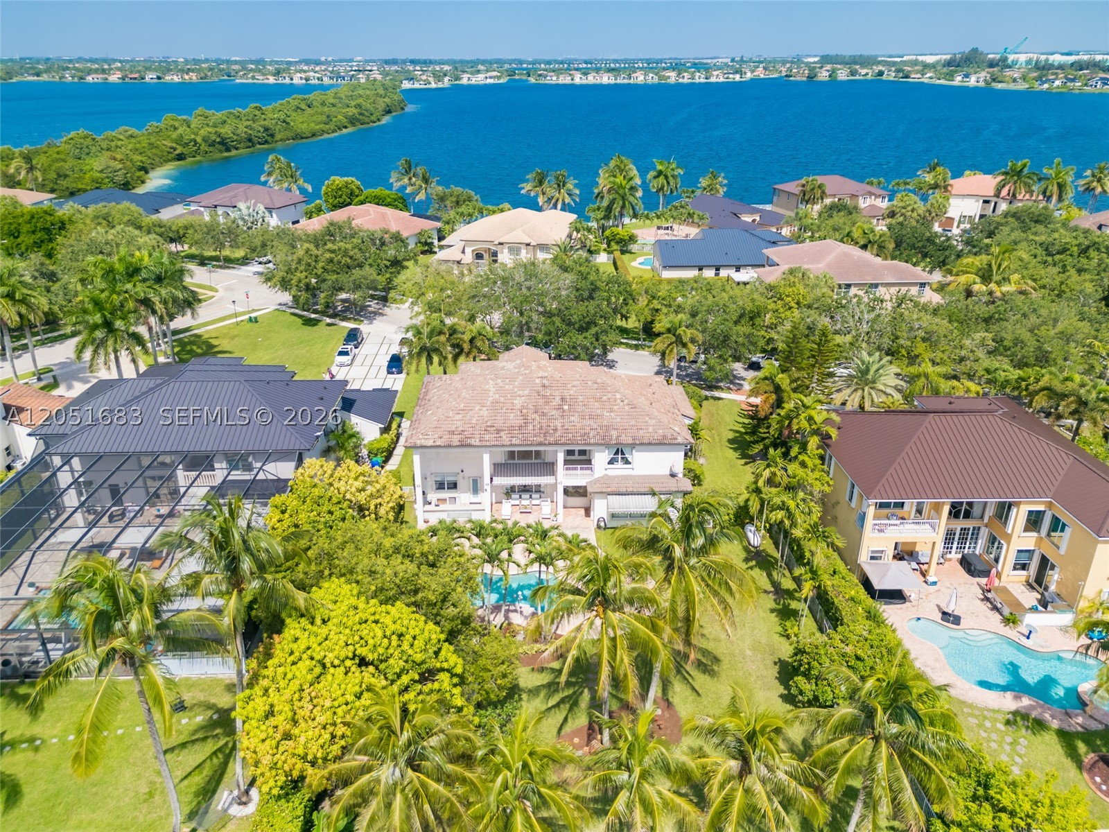 SUNSET LAKES PLAT THREE - Residential