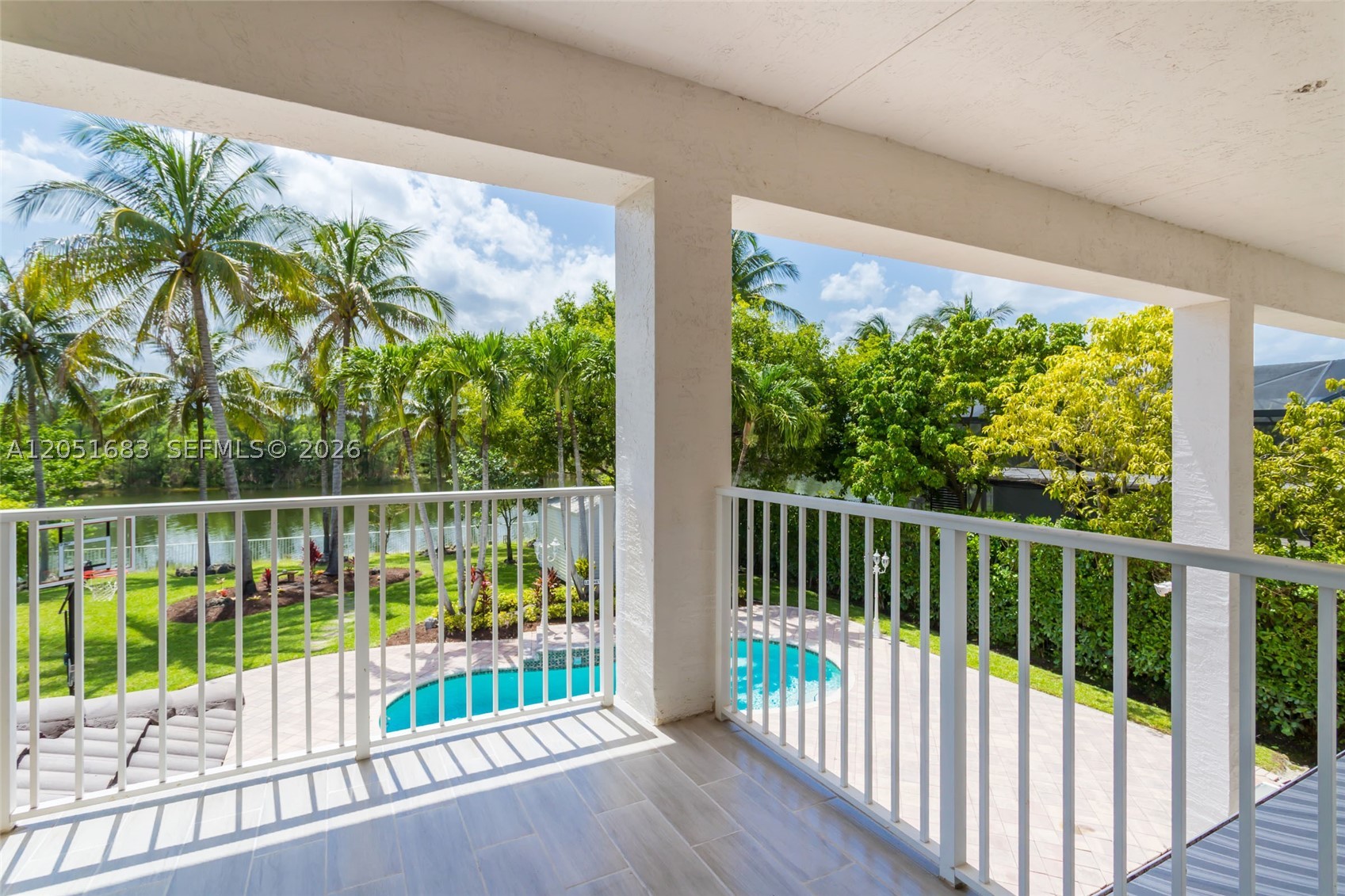 SUNSET LAKES PLAT THREE - Residential