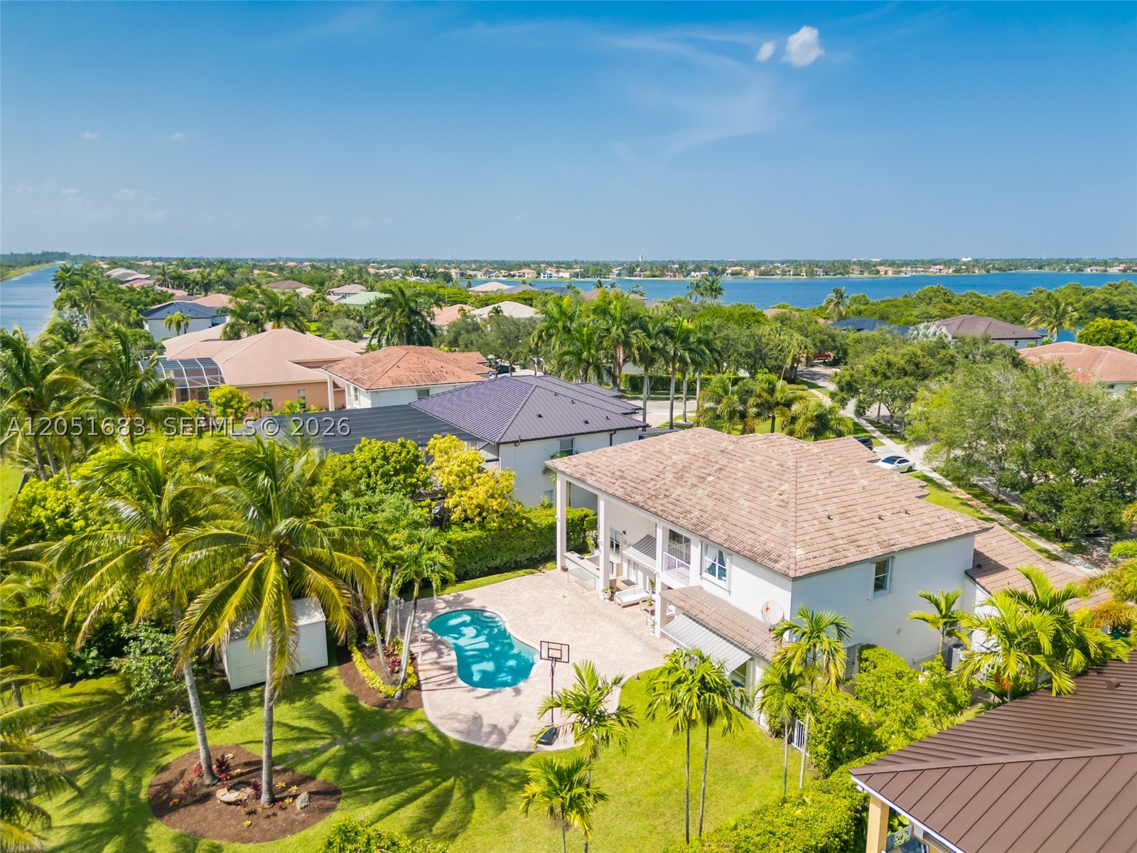 SUNSET LAKES PLAT THREE - Residential