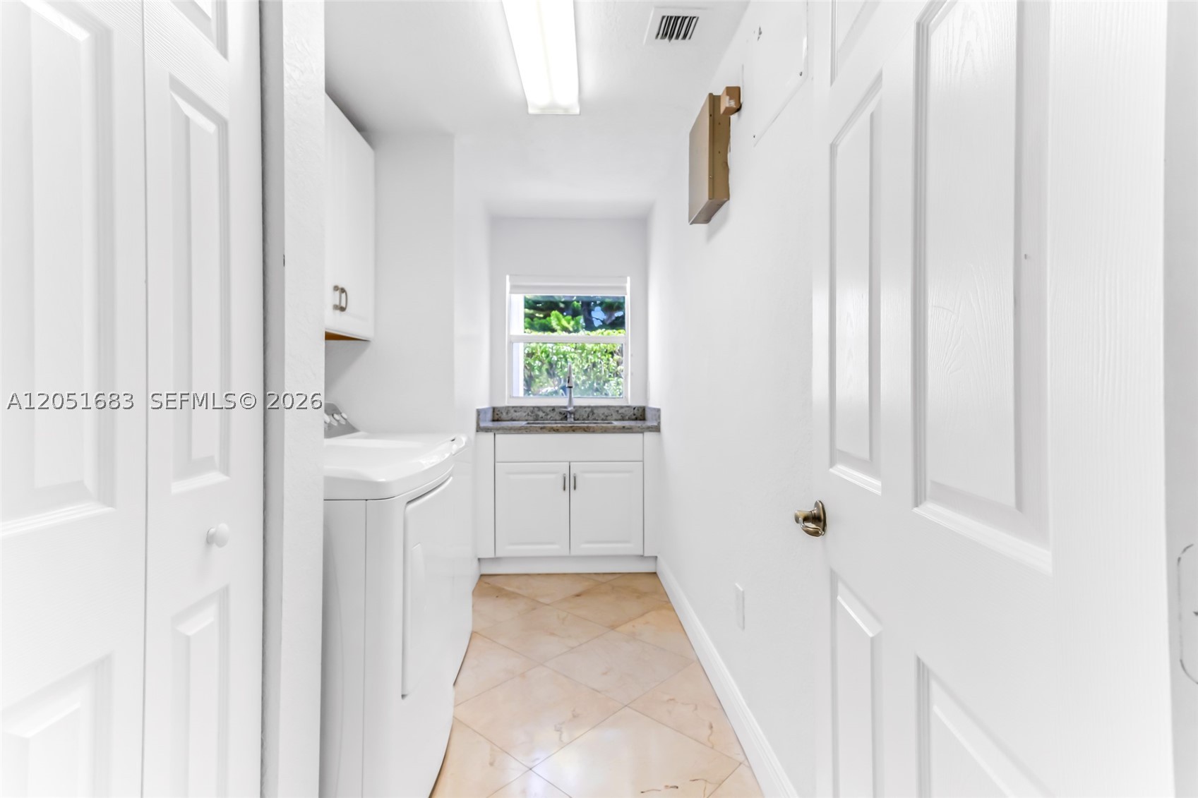 SUNSET LAKES PLAT THREE - Residential