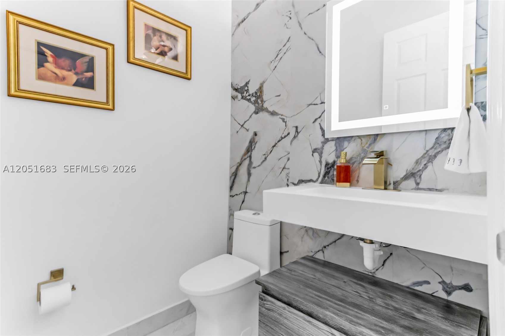 SUNSET LAKES PLAT THREE - Residential