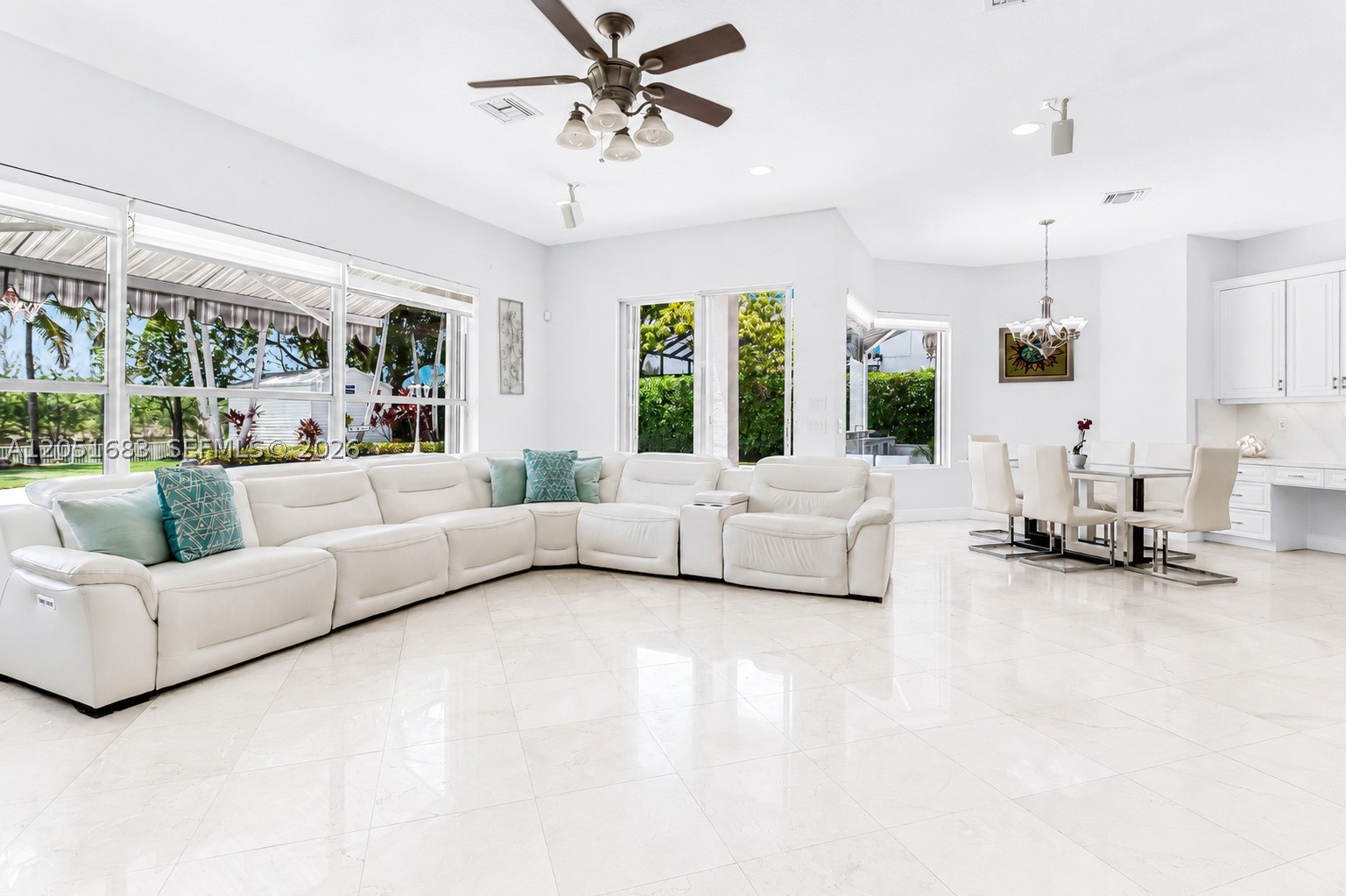 SUNSET LAKES PLAT THREE - Residential
