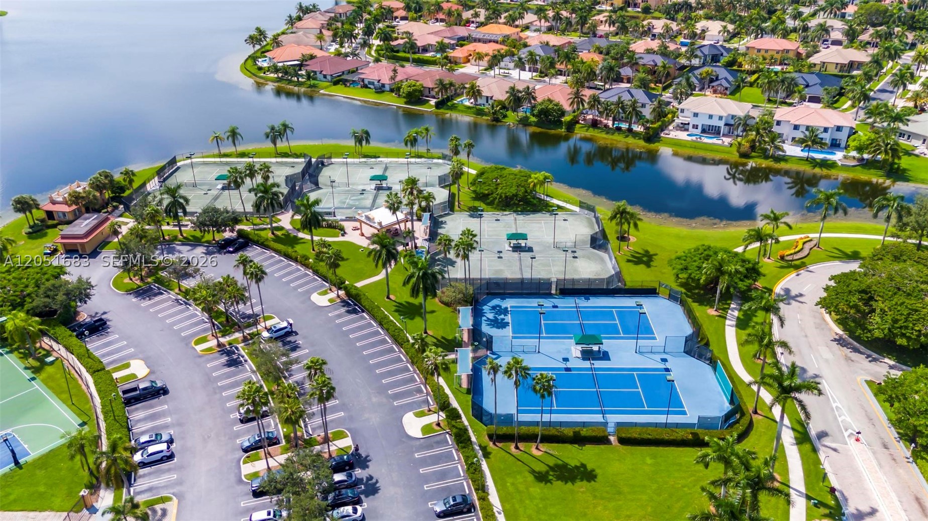 SUNSET LAKES PLAT THREE - Residential