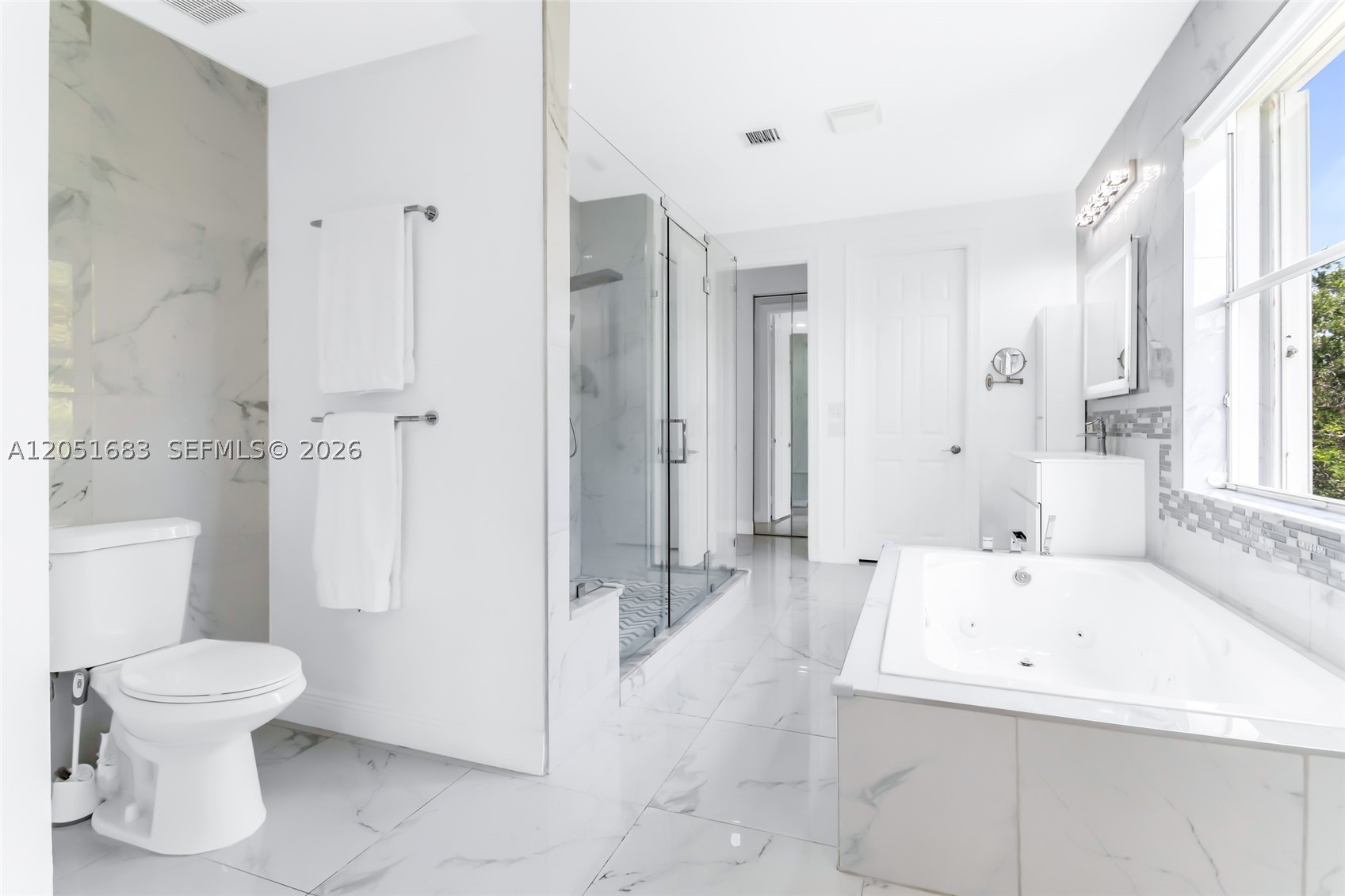 SUNSET LAKES PLAT THREE - Residential