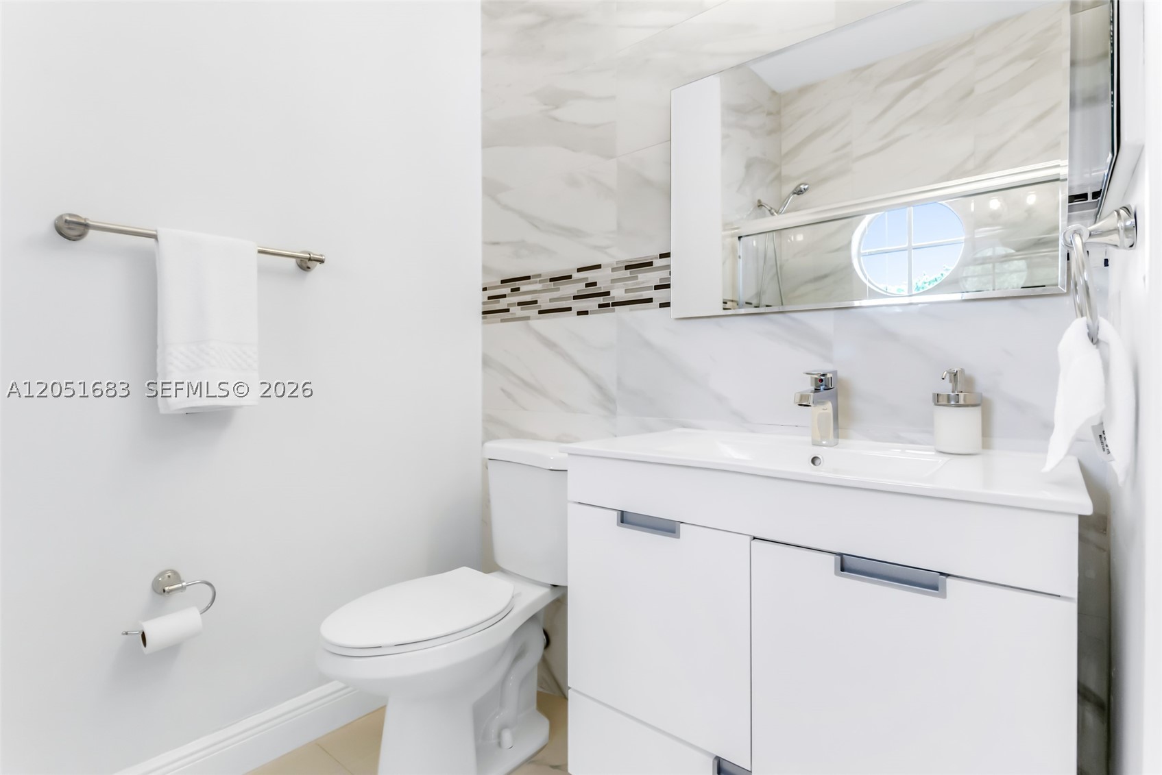 SUNSET LAKES PLAT THREE - Residential