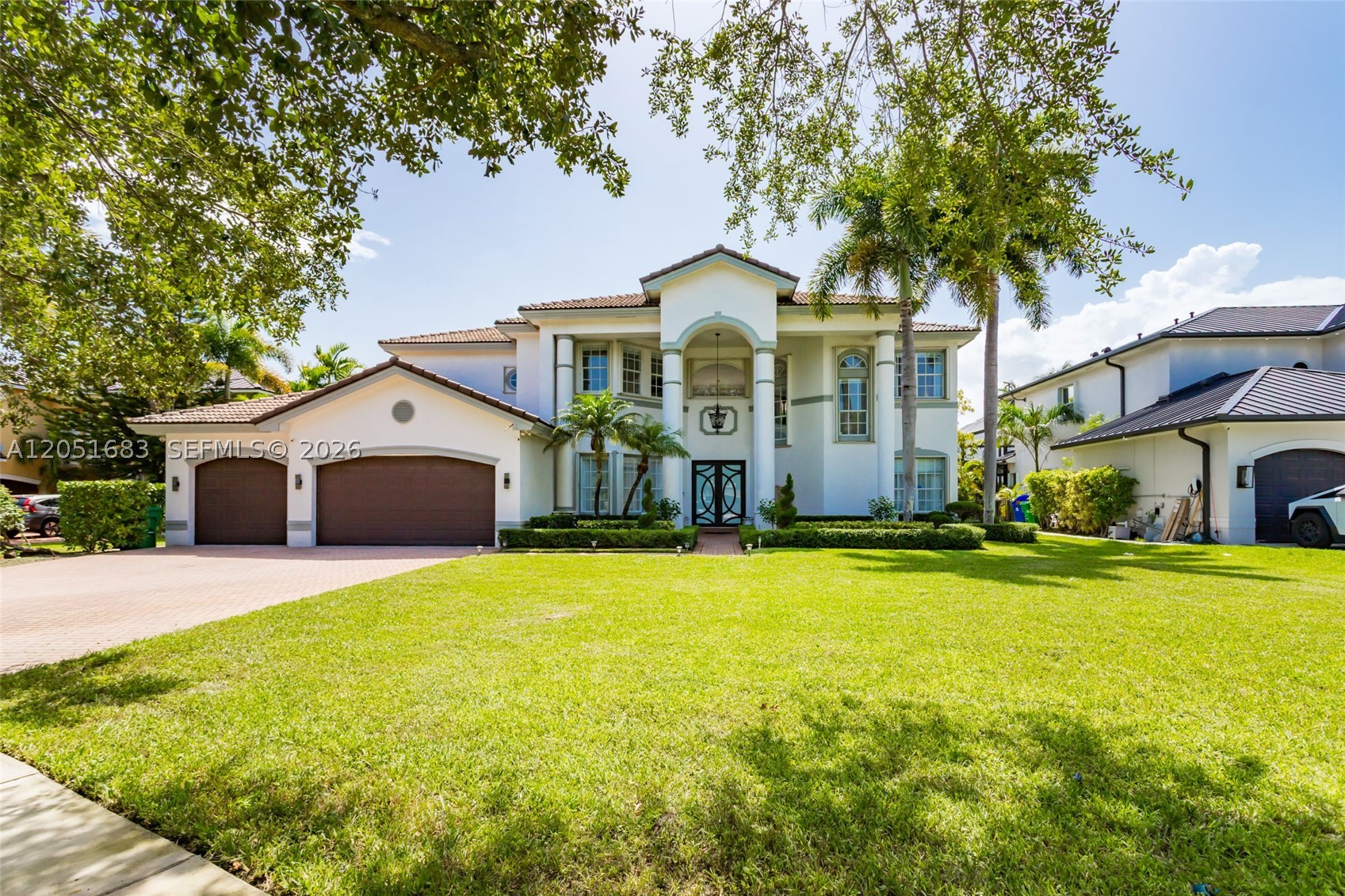 SUNSET LAKES PLAT THREE - Residential
