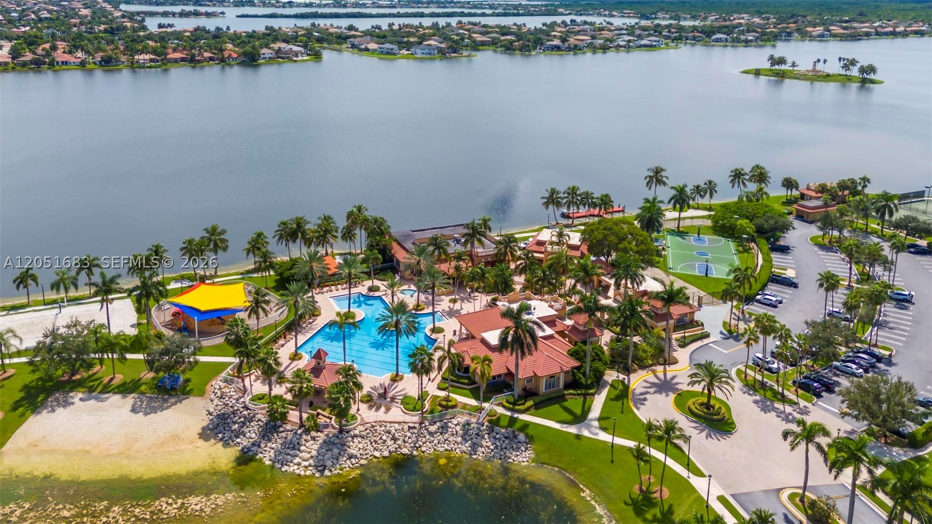SUNSET LAKES PLAT THREE - Residential