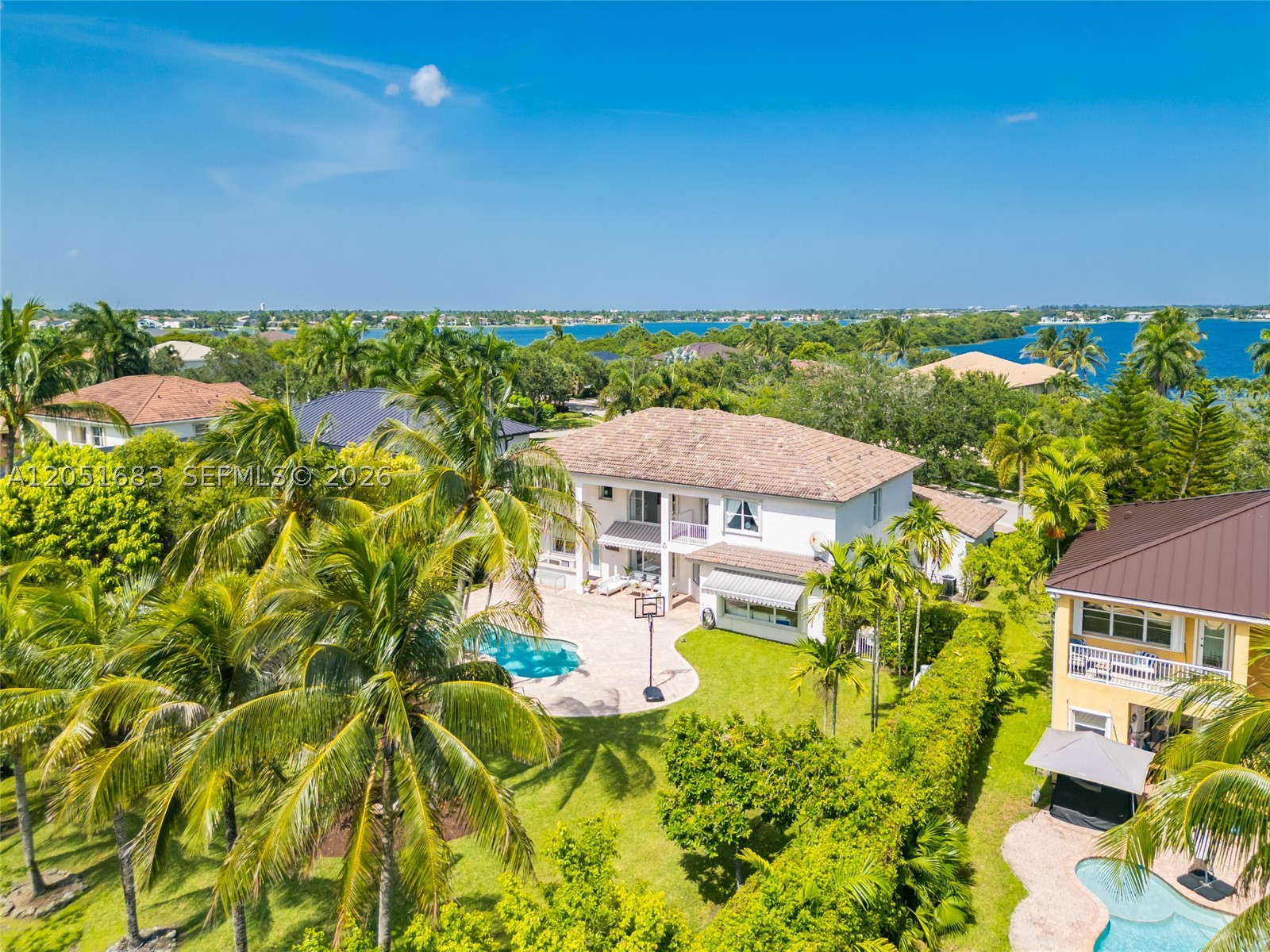 SUNSET LAKES PLAT THREE - Residential