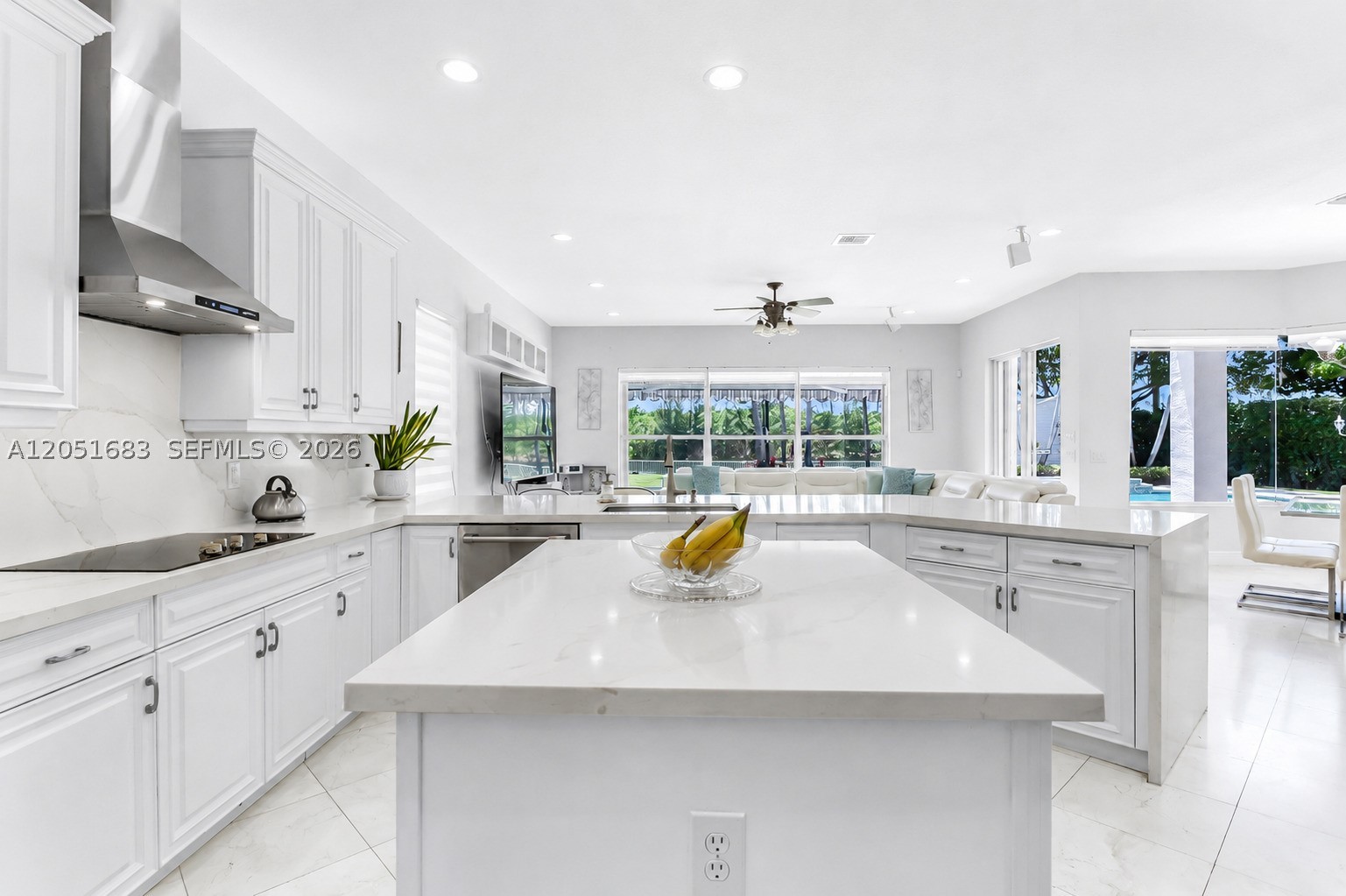 SUNSET LAKES PLAT THREE - Residential