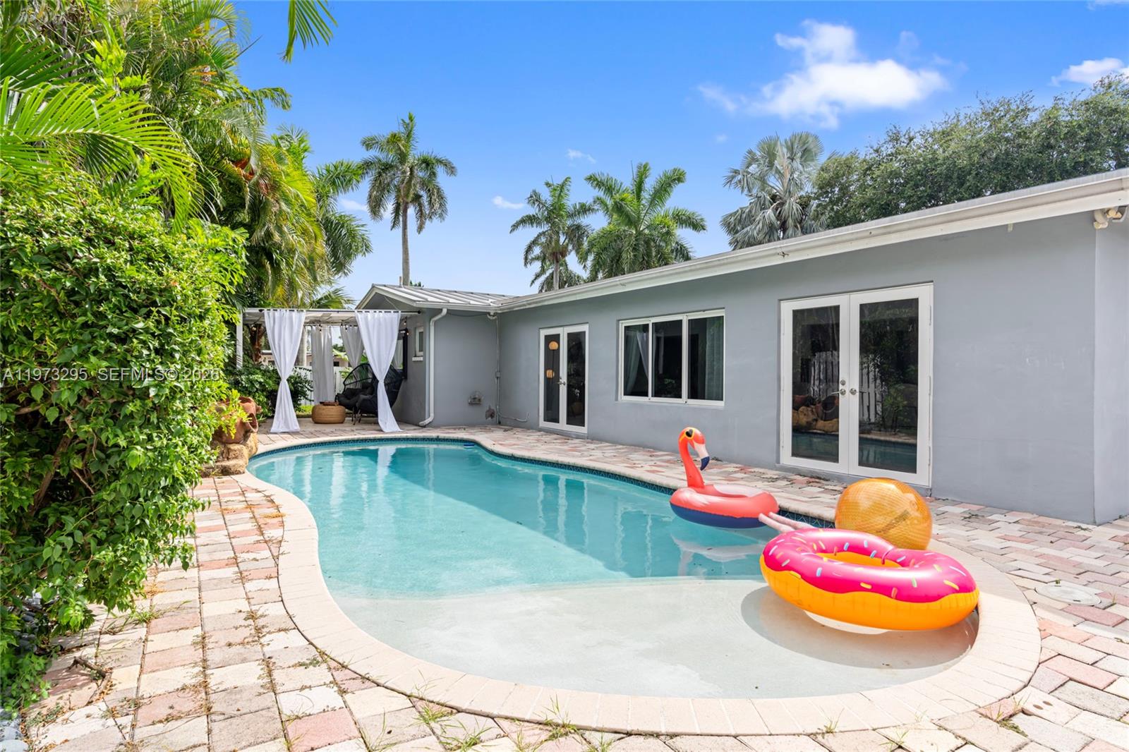 CORAL RIDGE ISLES - Residential