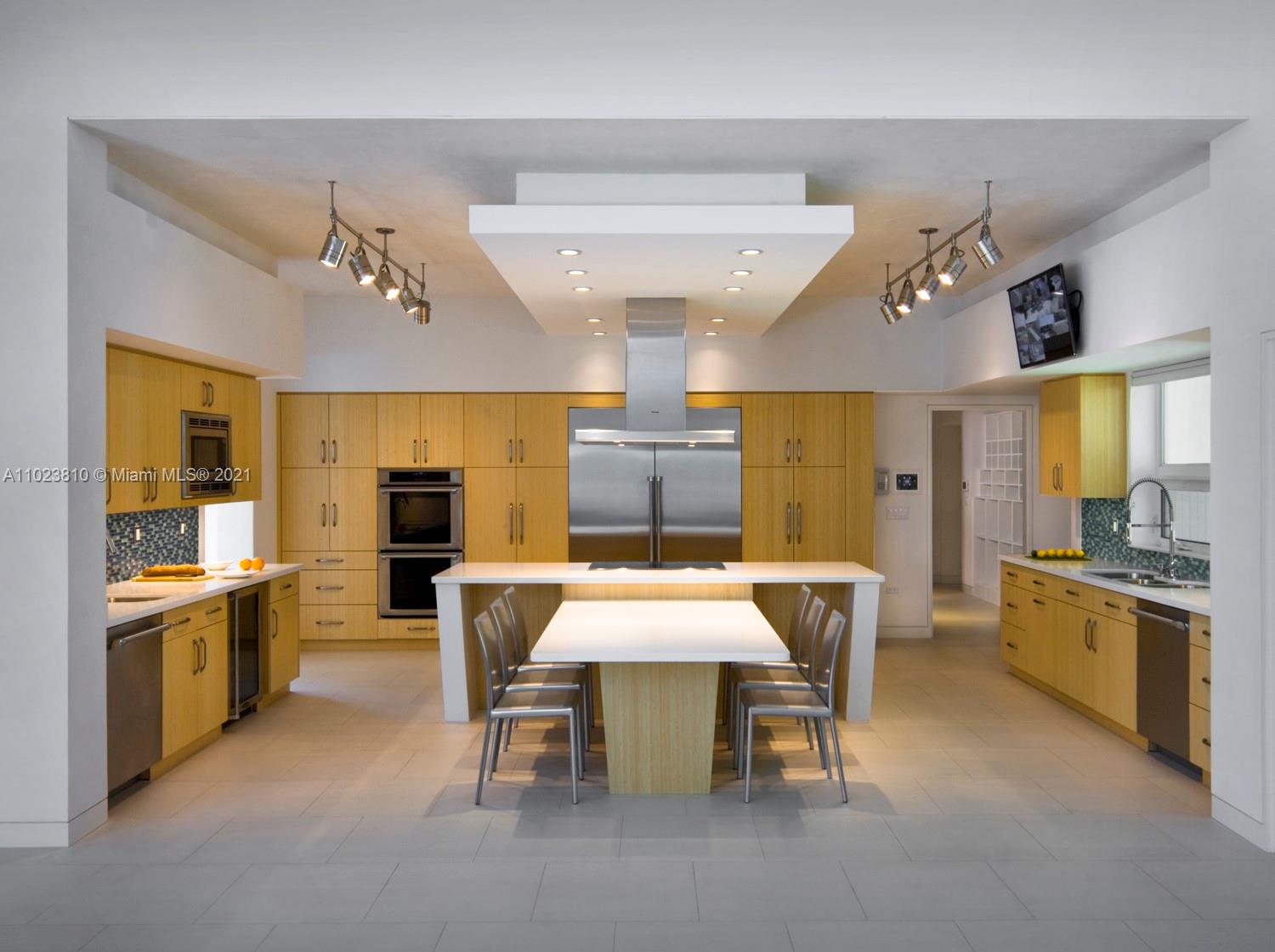 WARWICK MANOR 1ST ADDN - Residential