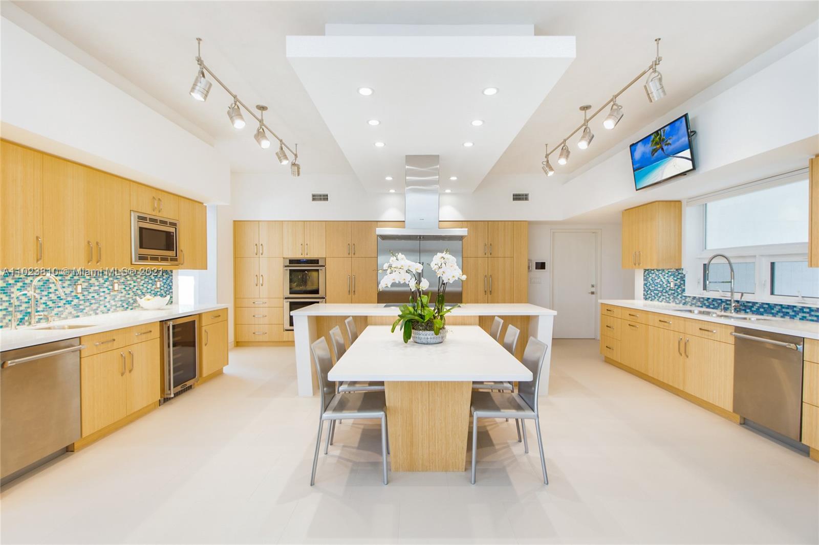 WARWICK MANOR 1ST ADDN - Residential