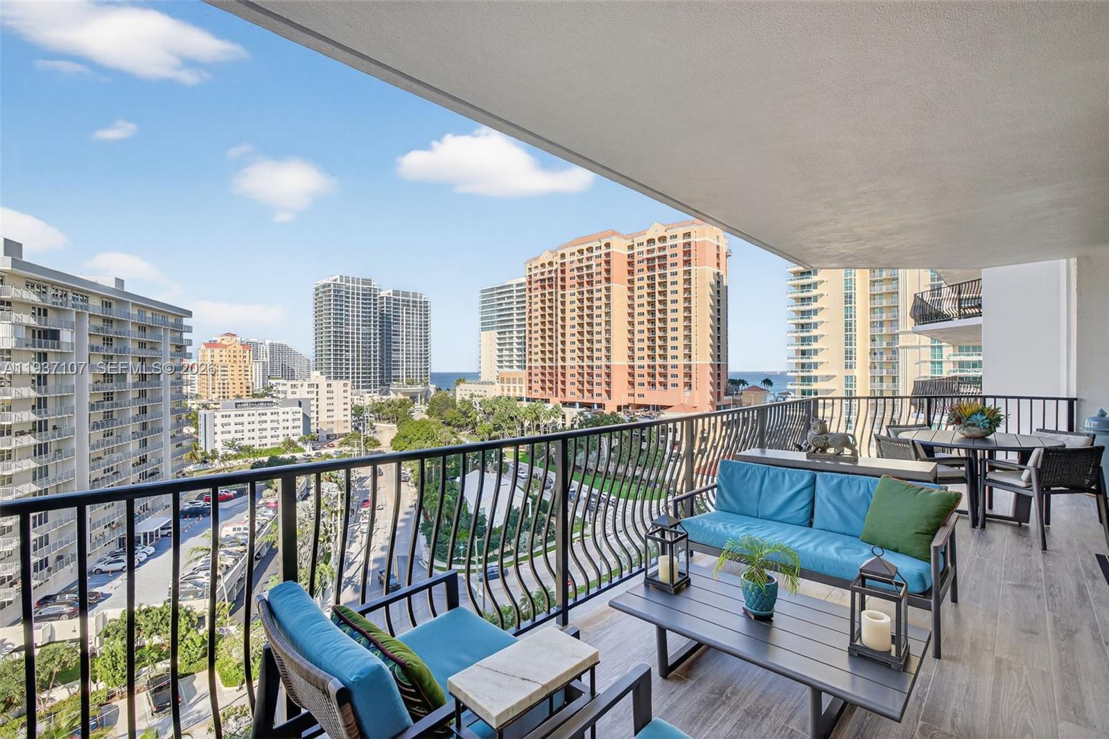 JACKSON TOWER LAS OLAS CO - Residential