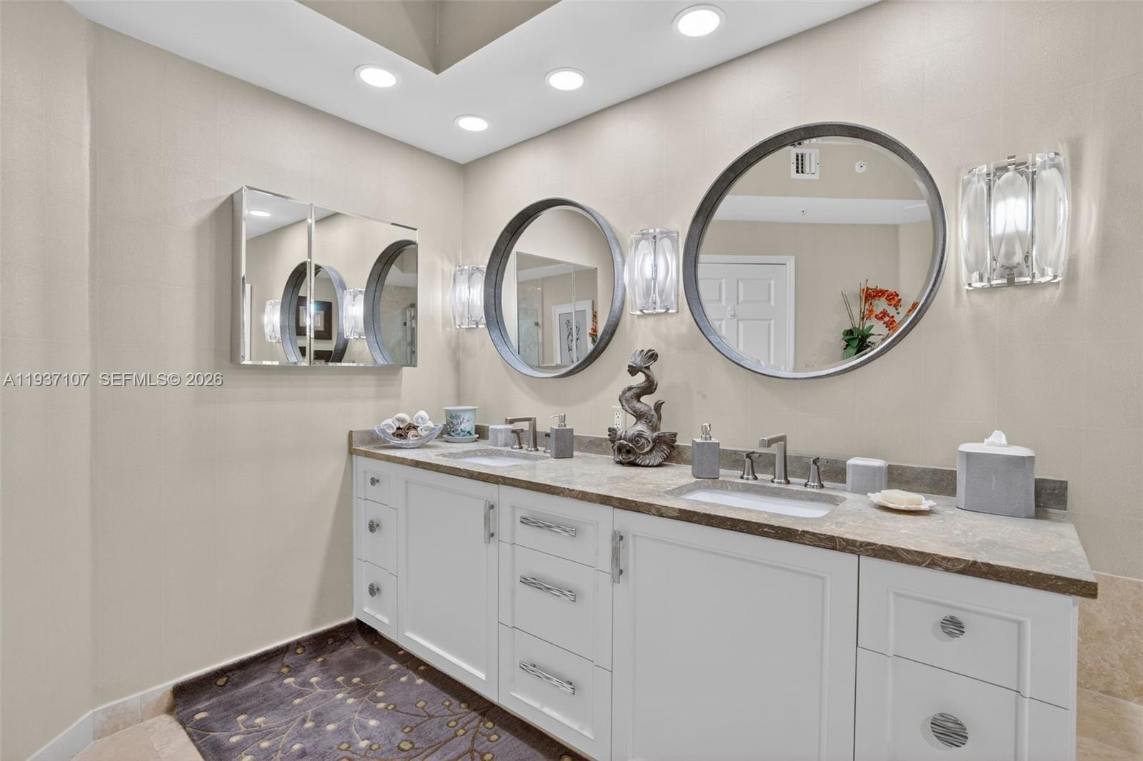 JACKSON TOWER LAS OLAS CO - Residential