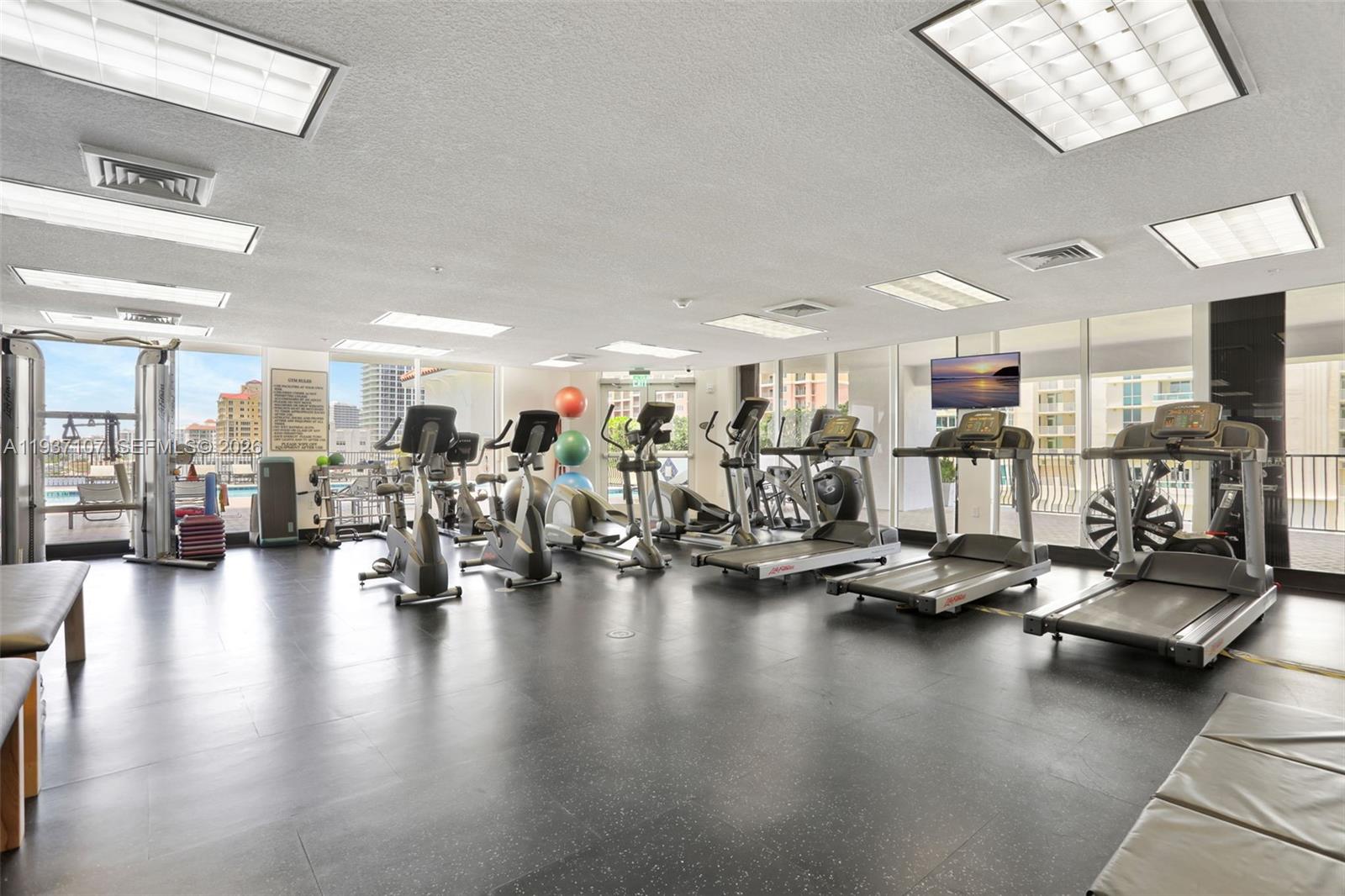 JACKSON TOWER LAS OLAS CO - Residential